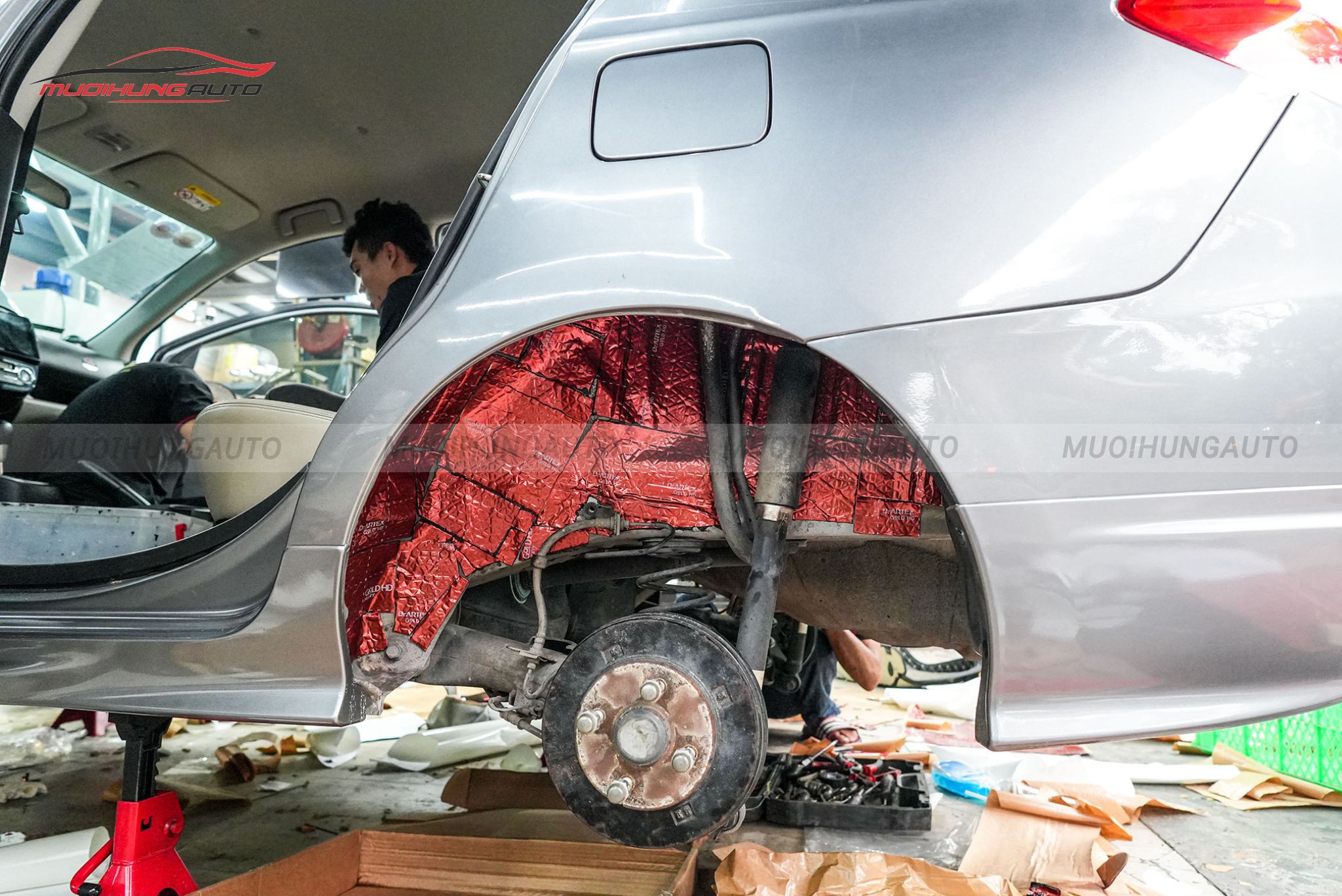 Cách âm chống ồn hốc bánh Mitsubishi Attrage 2016