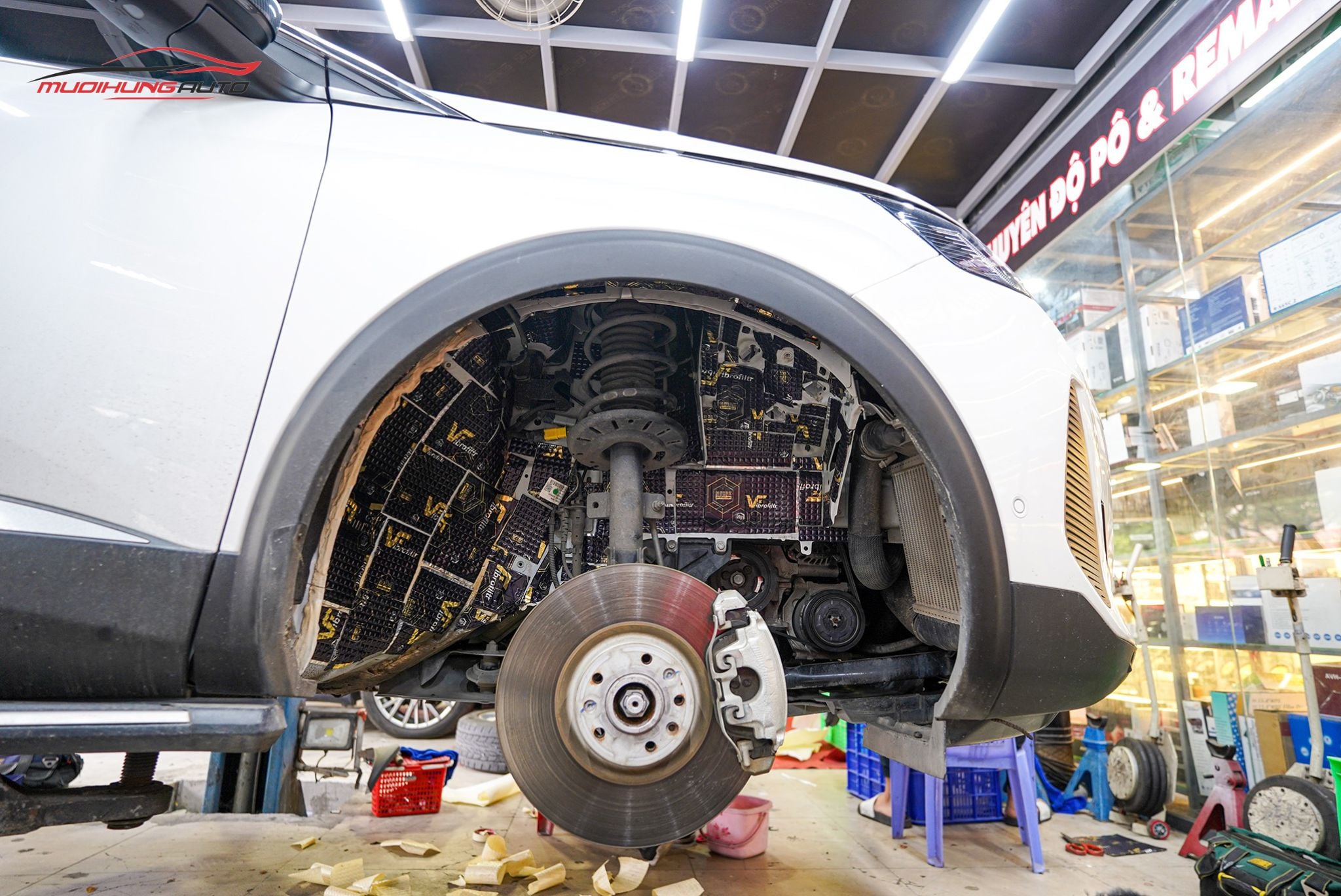 Cách âm chống ồn hốc bánh Peugeot 5008