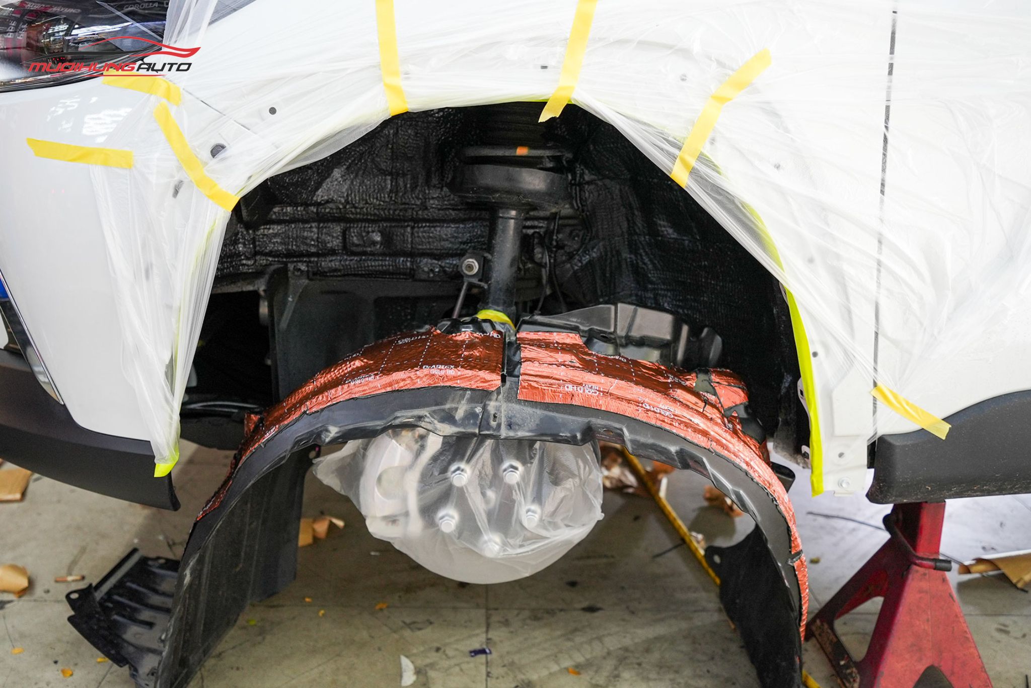 Cách âm chống ồn hốc bánh Toyota Corolla Cross 2022