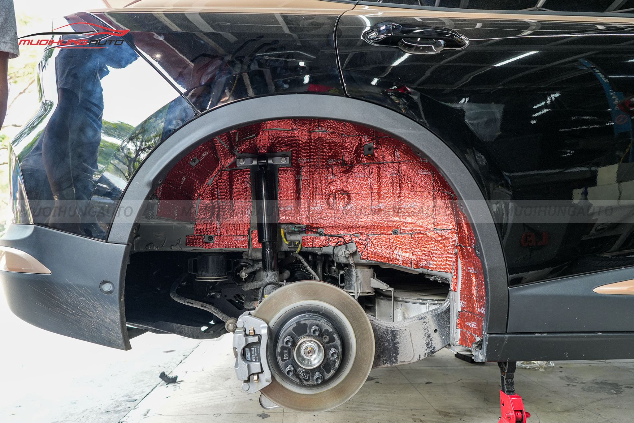 Cách âm chống ồn hốc bánh Vinfast VF8 2024