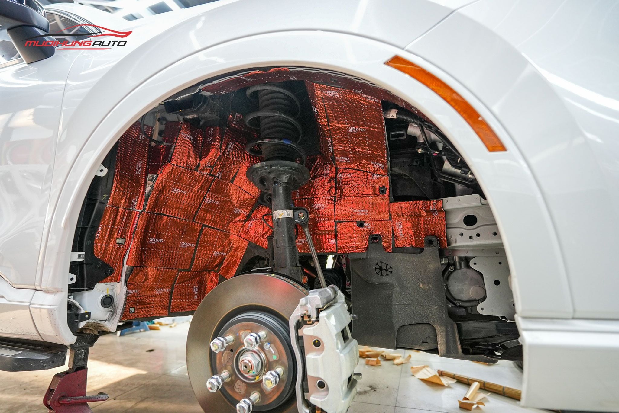 Cách âm chống ồn hốc bánh xe Honda CRV 2024