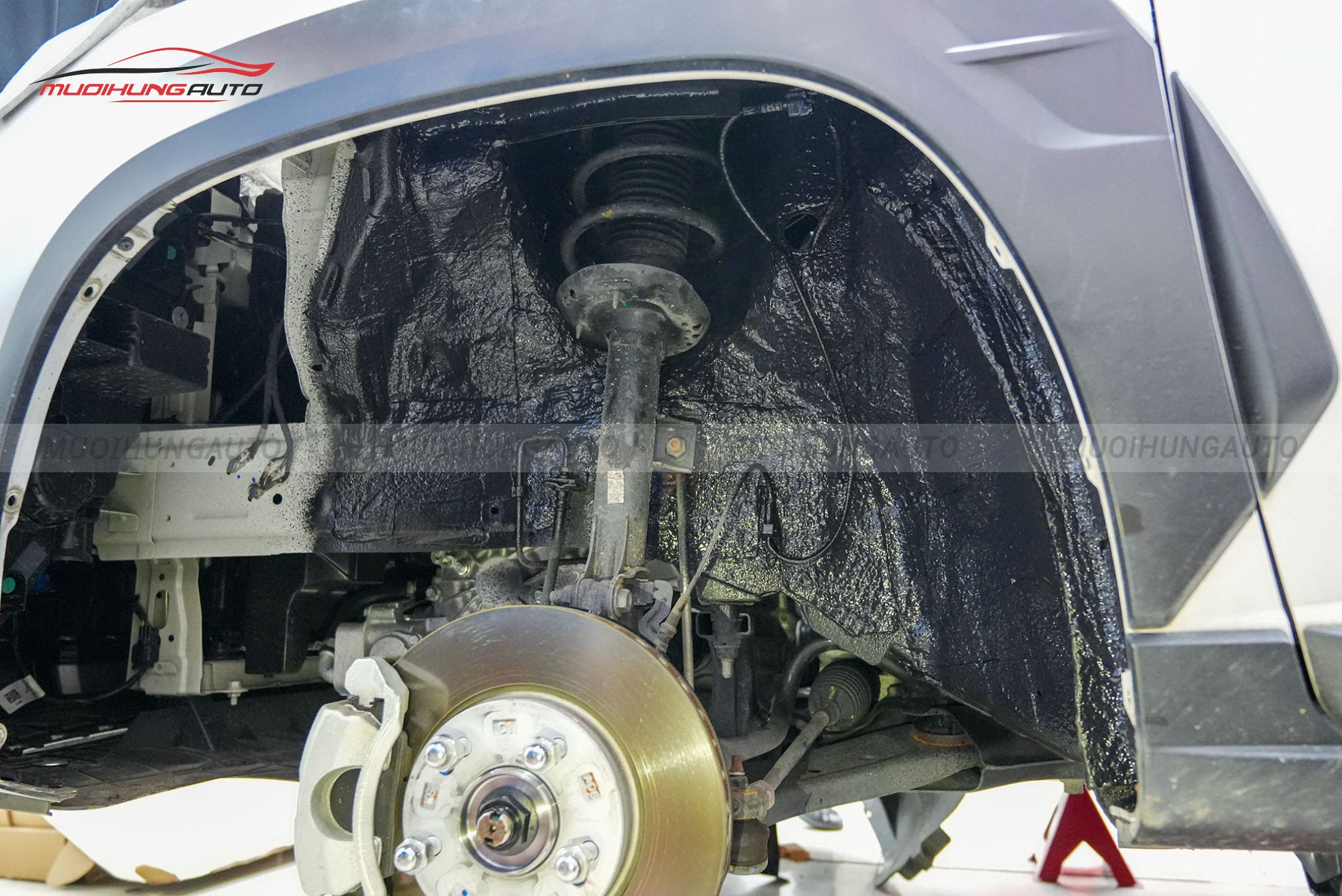 Cách âm chống ồn hốc bánh xe Hyundai Stargazer