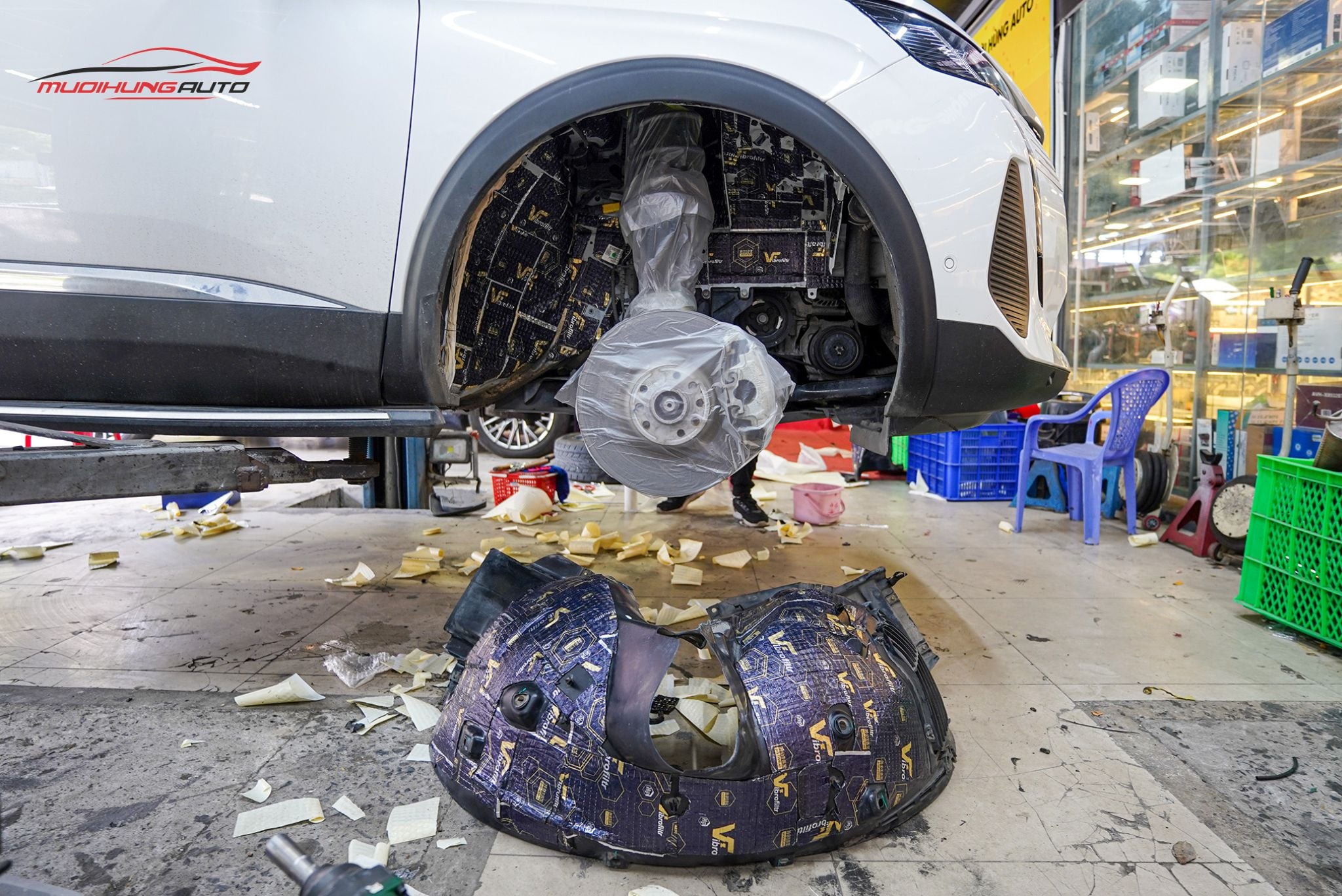 Cách âm chống ồn hốc bánh xe Peugeot 5008