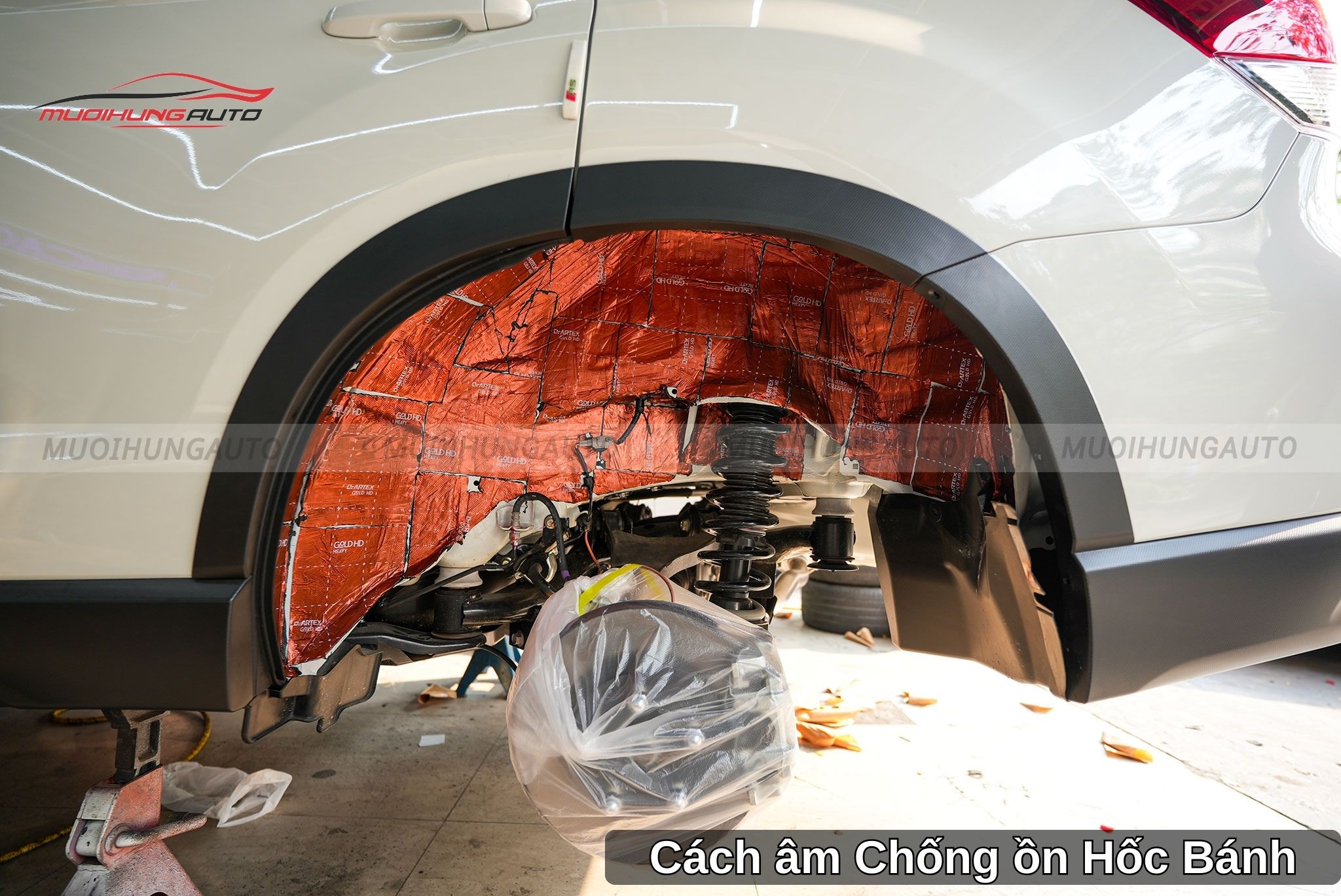 Dán Cách Âm Chống Ồn Cho Xe Ô Tô Tại Quận 6