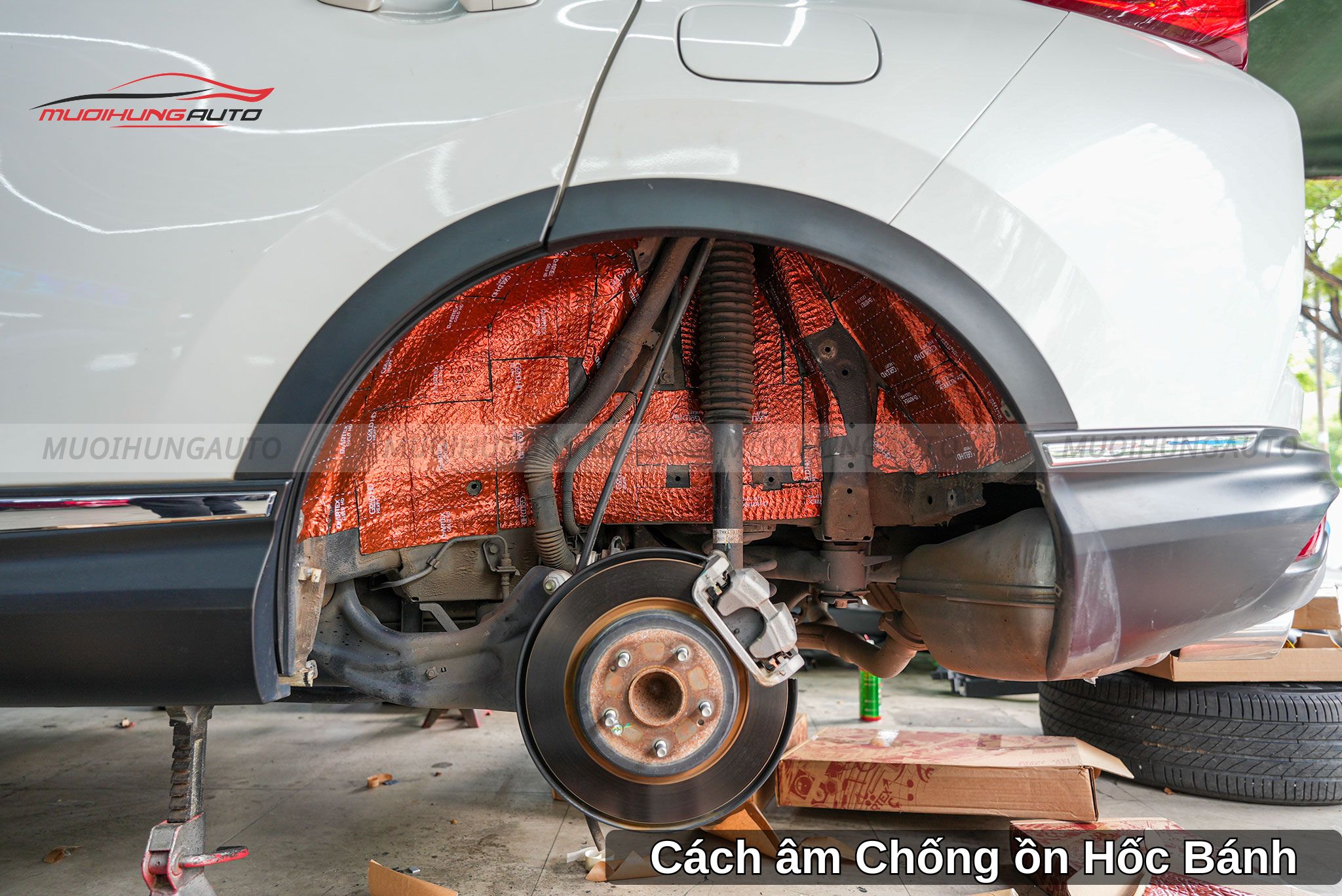 Dán Cách Âm Chống Ồn Cho Xe Ô Tô Tại Quận 4