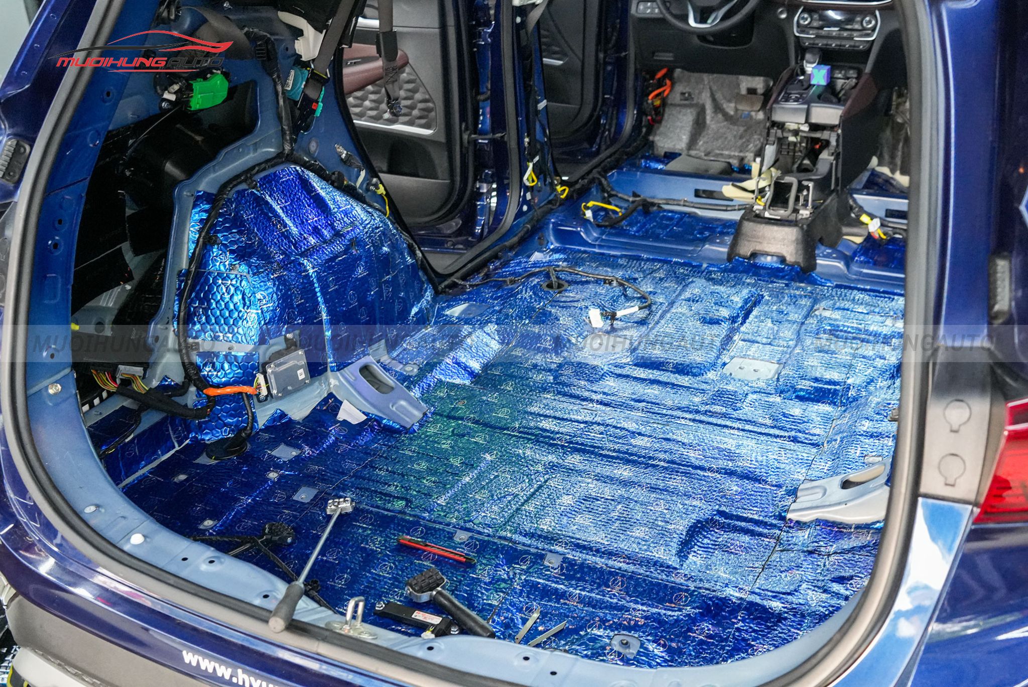 Cách âm chống ồn sàn xe cho Hyundai Santafe 2019