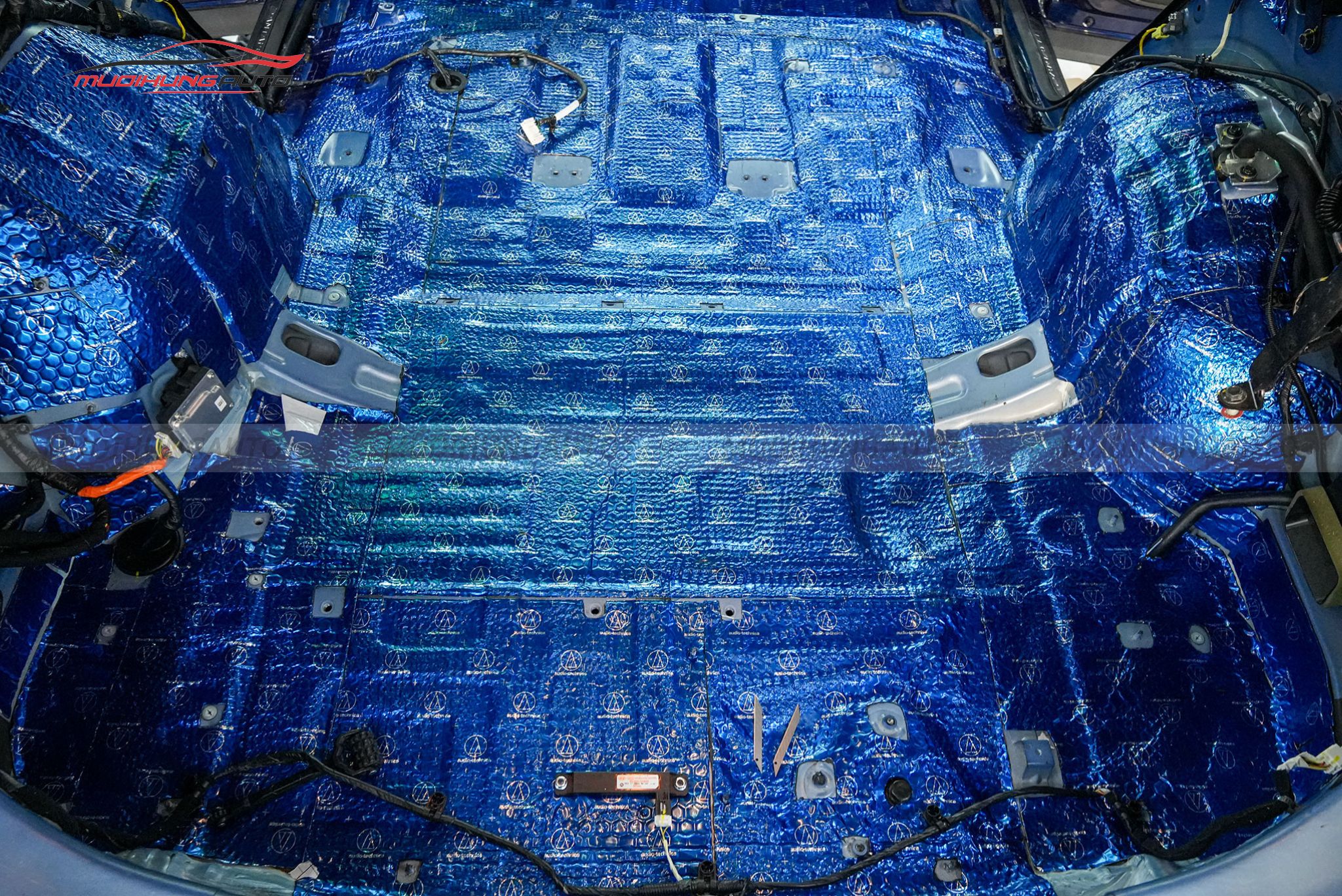 Cách âm chống ồn sàn xe cho ô tô Hyundai Santafe 2019