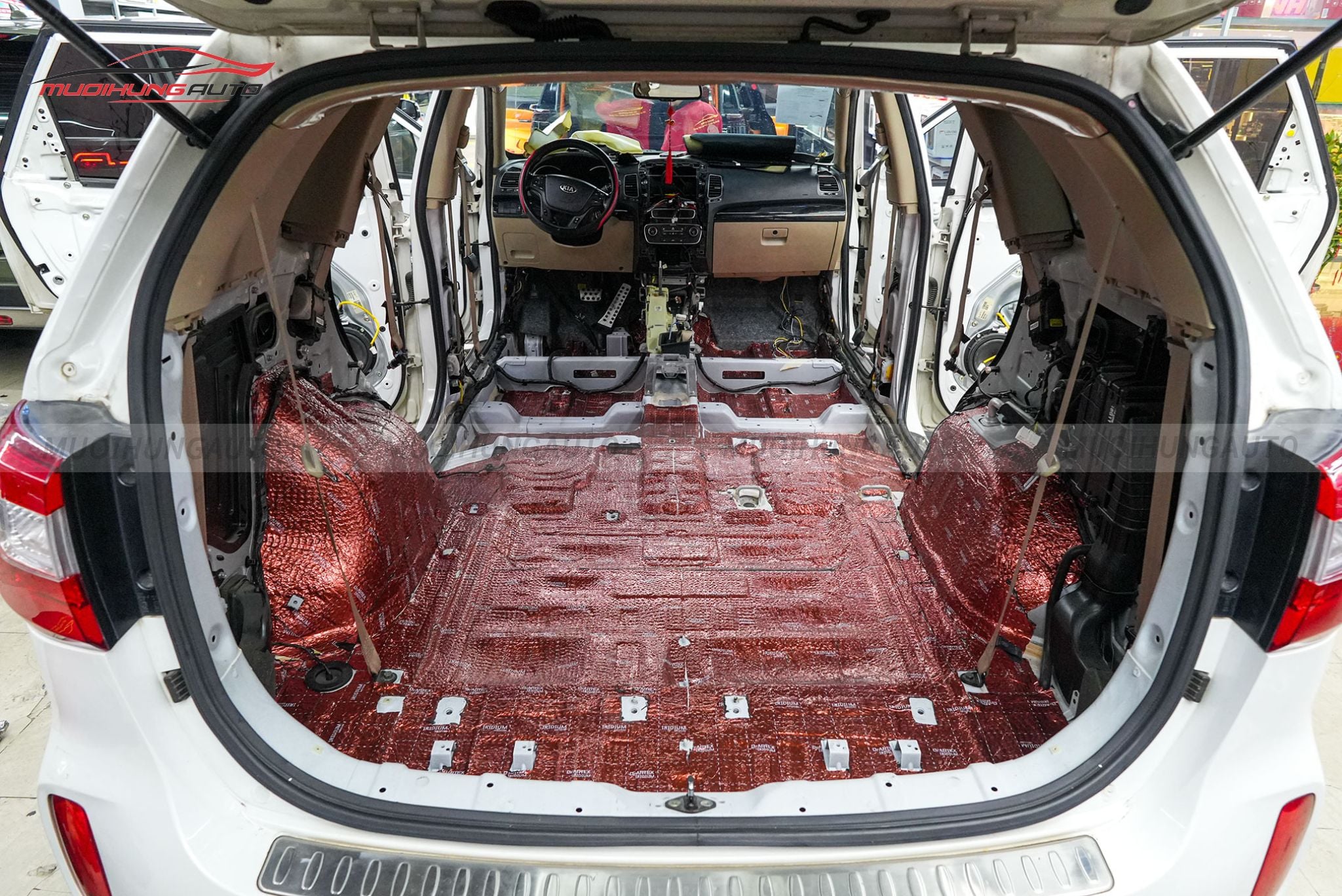 Cách âm chống ồn sàn xe Kia Sorento 2018