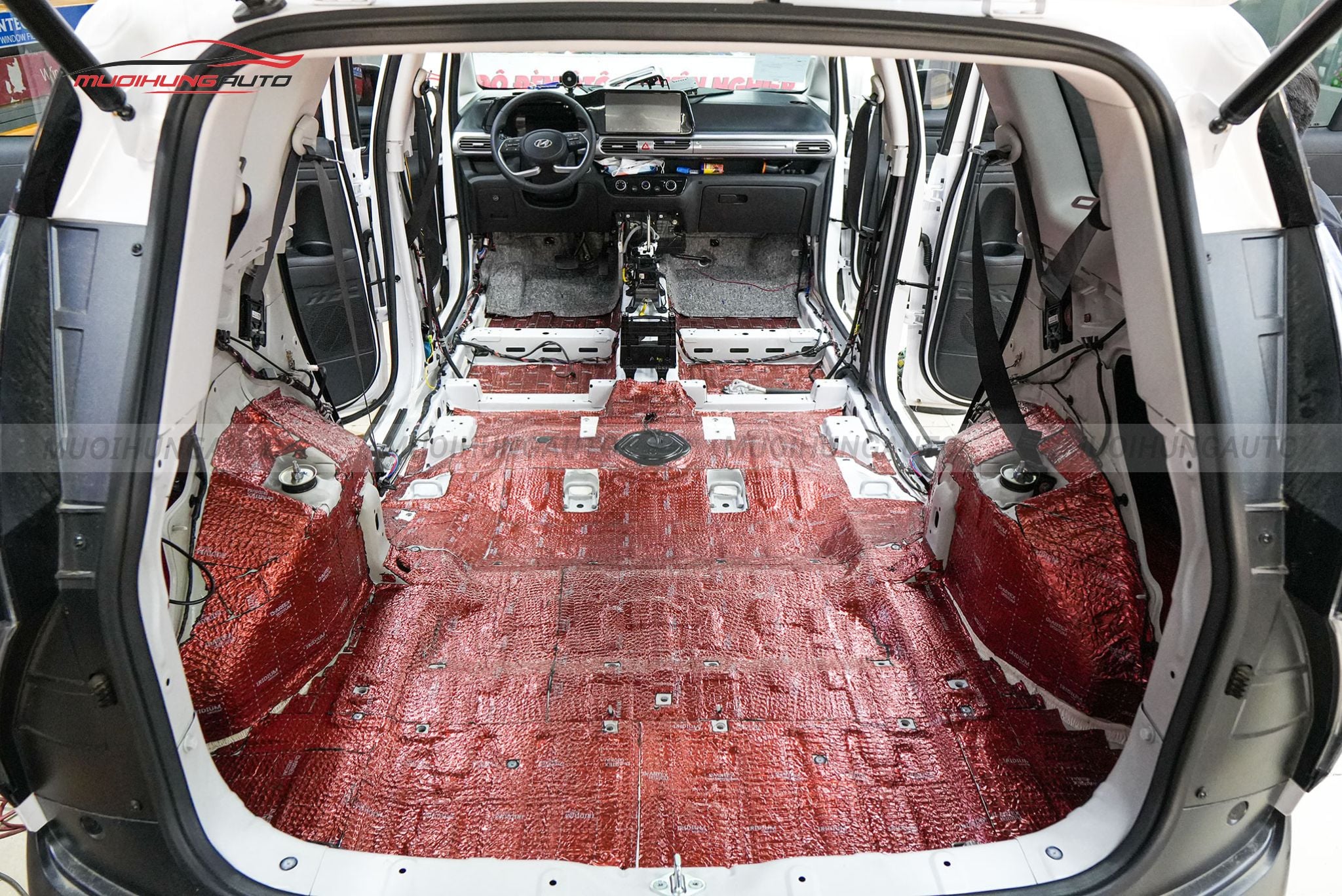 Cách âm chống ồn sàn xe ô tô Hyundai Stargazer