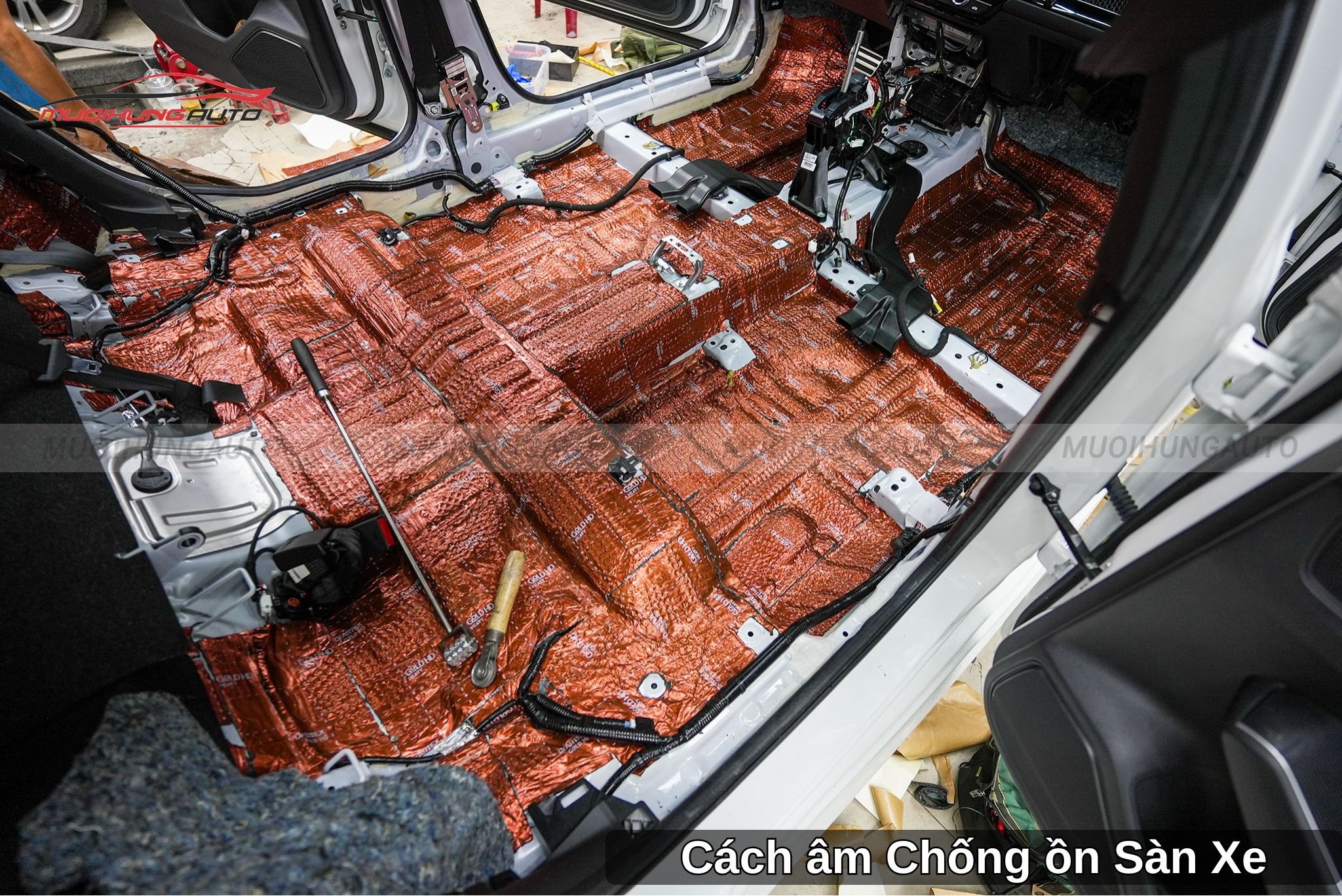 Dán Cách Âm Chống Ồn Cho Xe Ô Tô Tại Quận 11