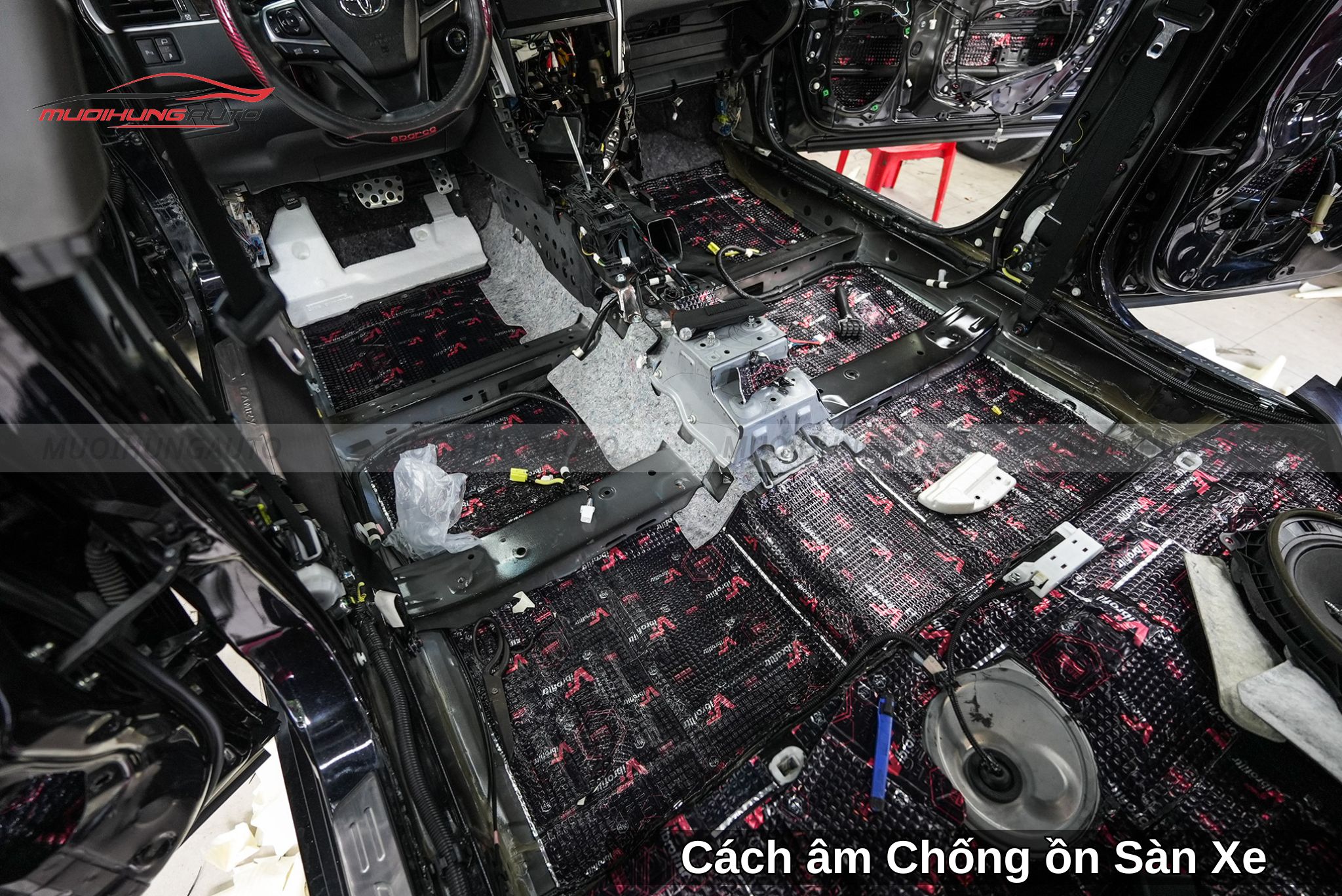 Dán Cách Âm Chống Ồn Cho Xe Ô Tô Tại Quận 9