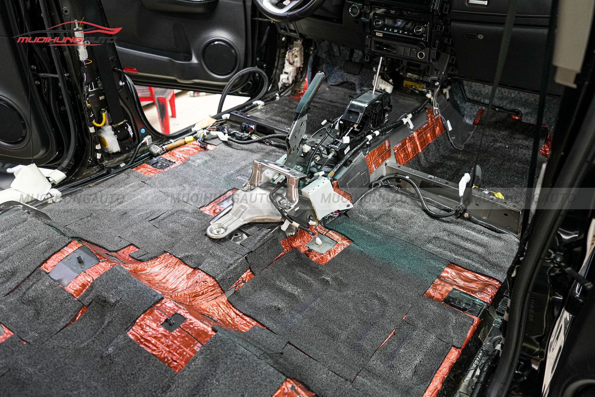 Cách âm chống ồn sàn xe Peugeot 5008