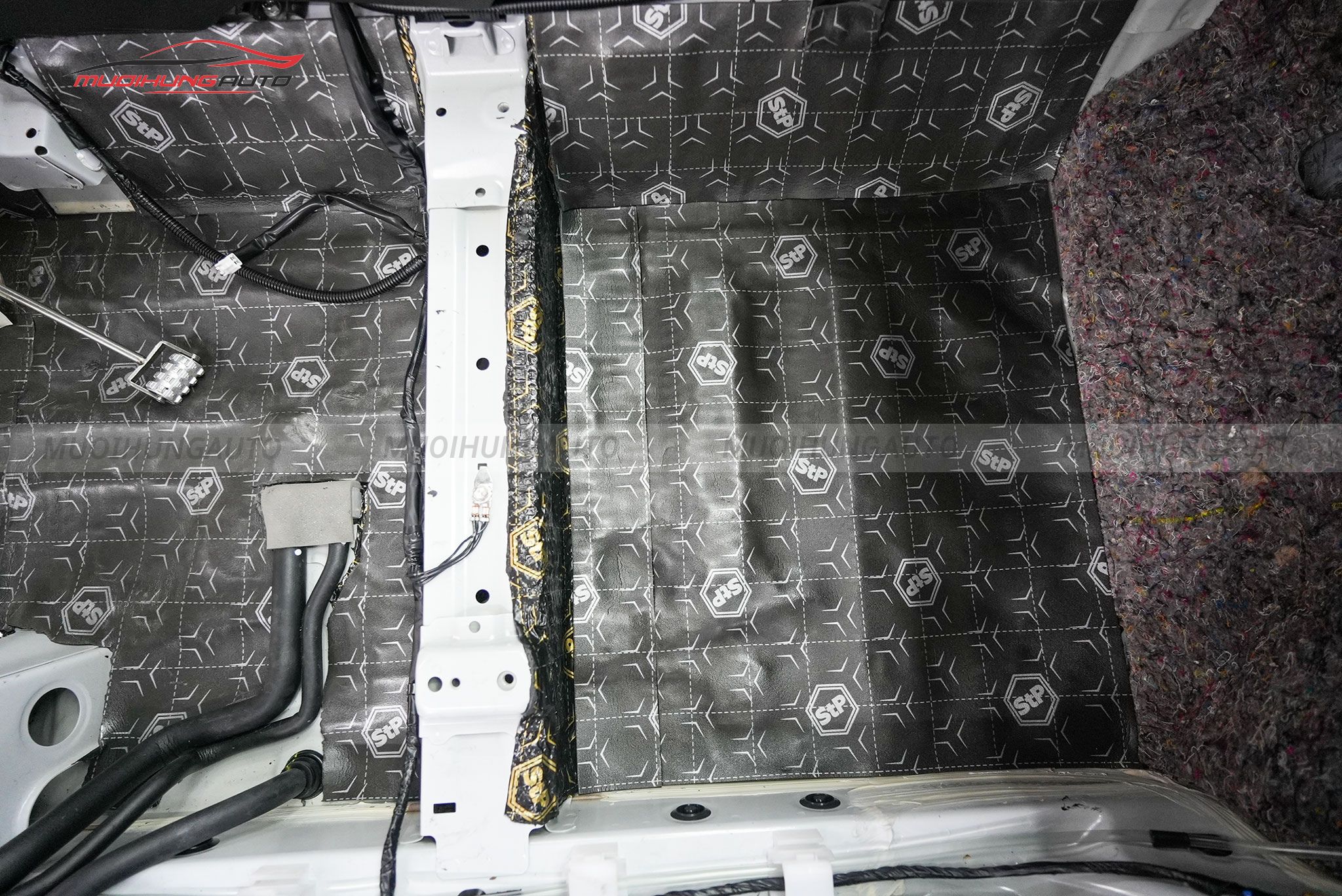 Cách âm chống ồn sàn xe Suzuki Ertiga