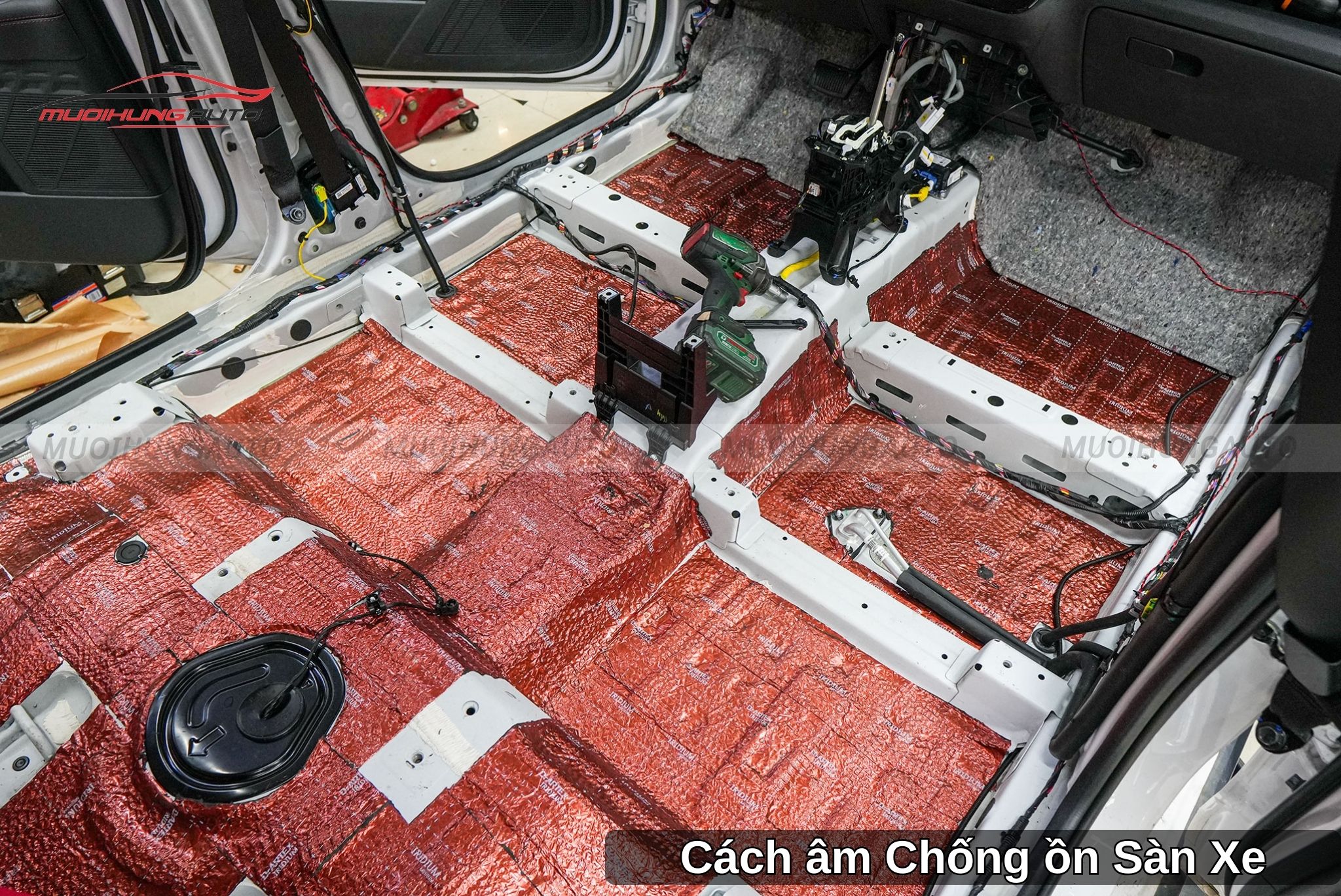 Dán Cách Âm Chống Ồn Cho Xe Ô Tô Tại Quận 4