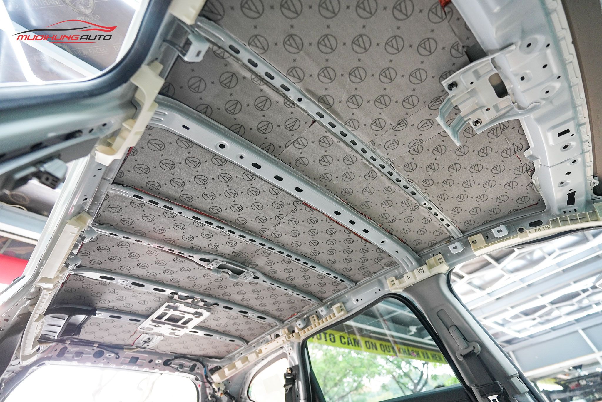 Cách âm chống ồn trần xe Honda CRV 2019