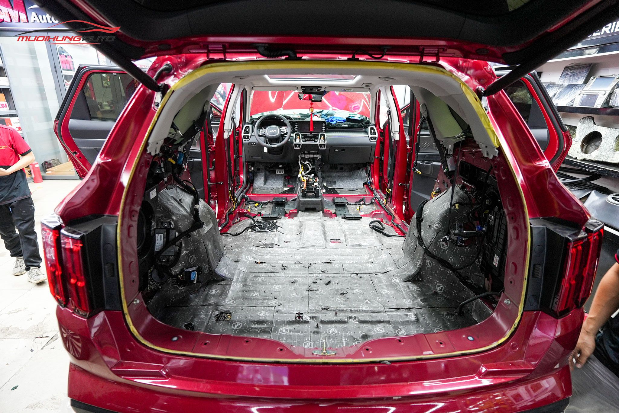 Cách âm cốp xe cho Kia Sorento 2023