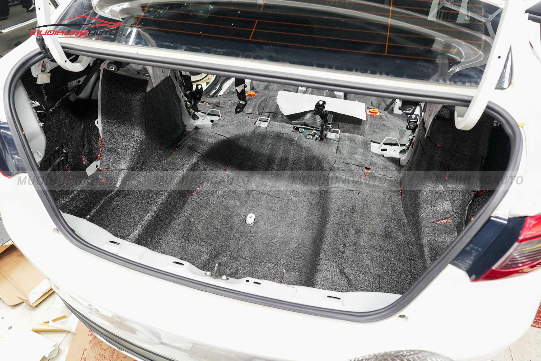 Cách âm cốp xe cho Mazda CX5 2022