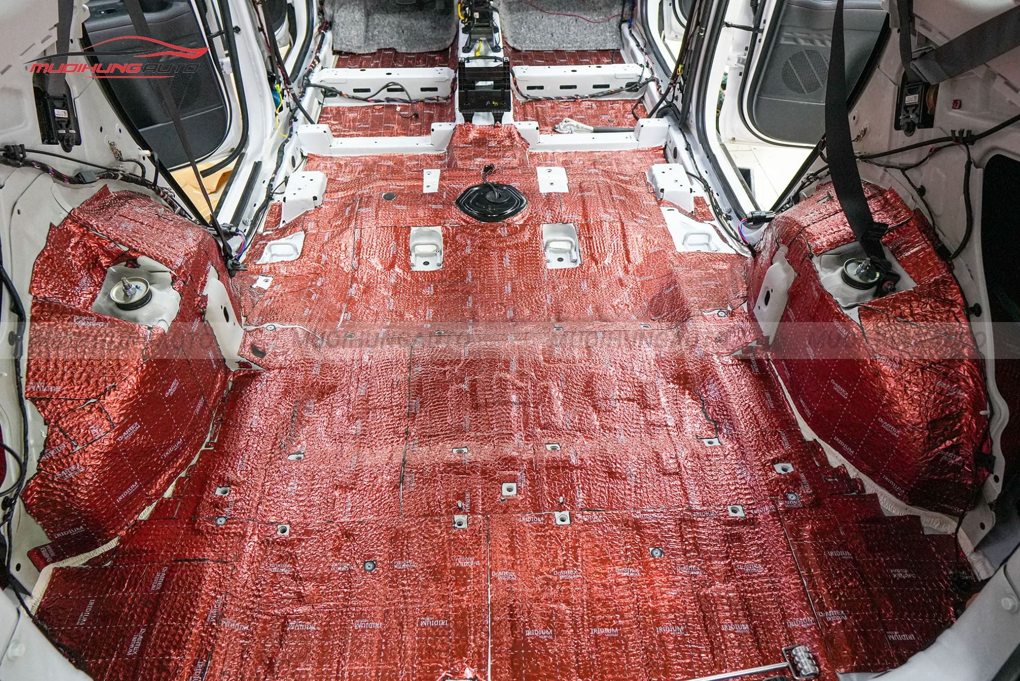 Cách âm cốp xe hơi Hyundai Stargazer