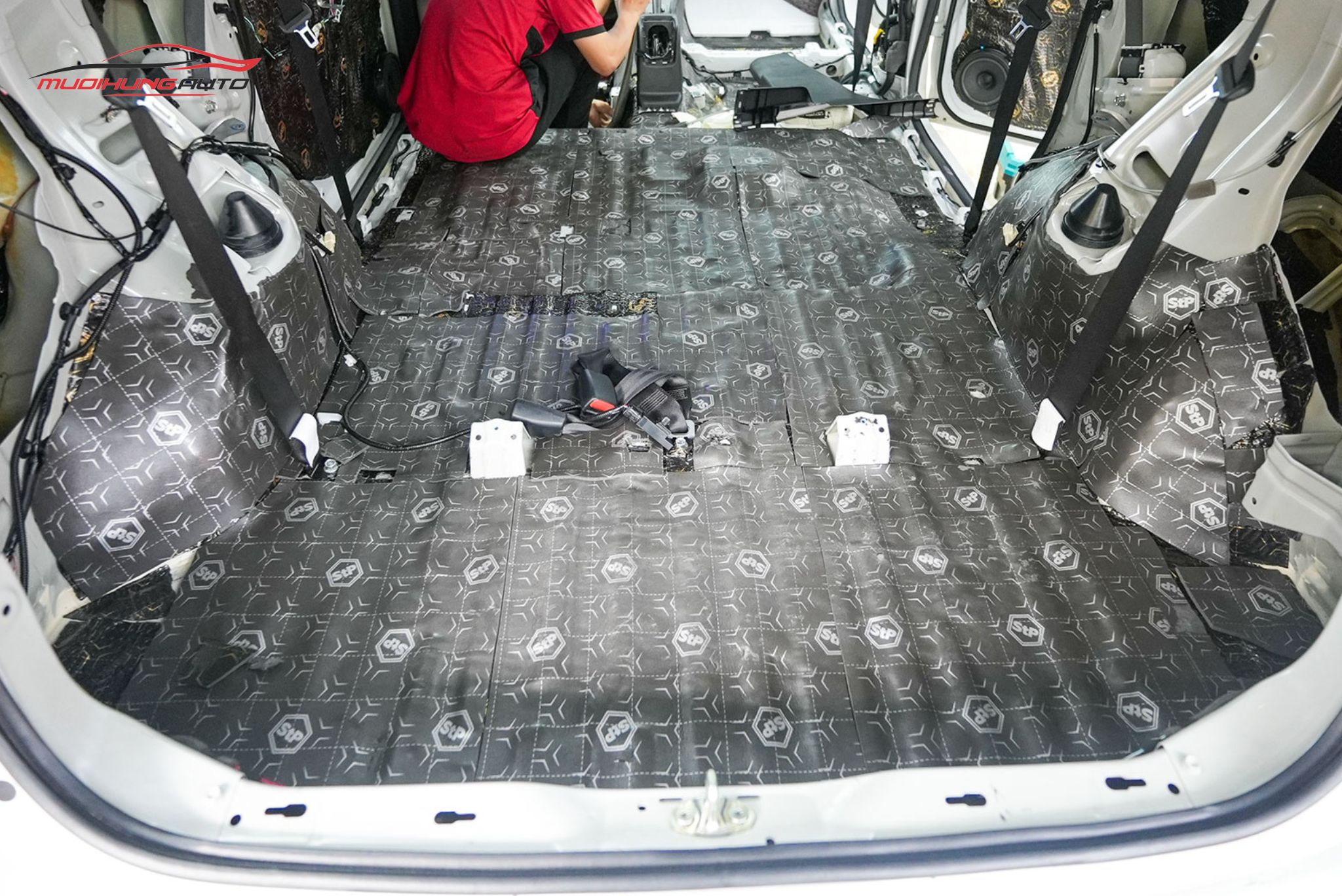 Cách âm cốp xe hơi Suzuki Ertiga 2024