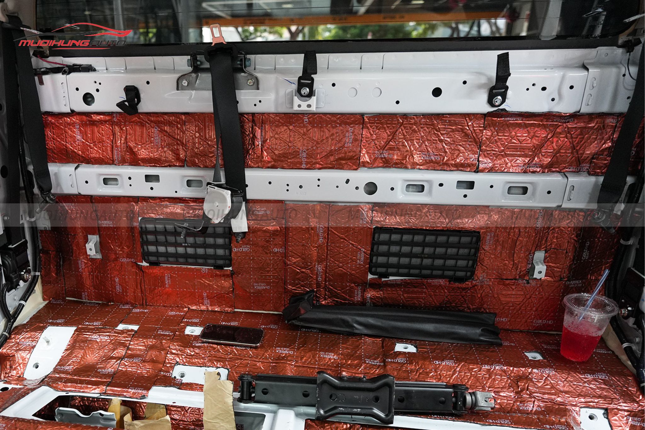 Cách âm cốp xe ô tô Nissan Navara 2022