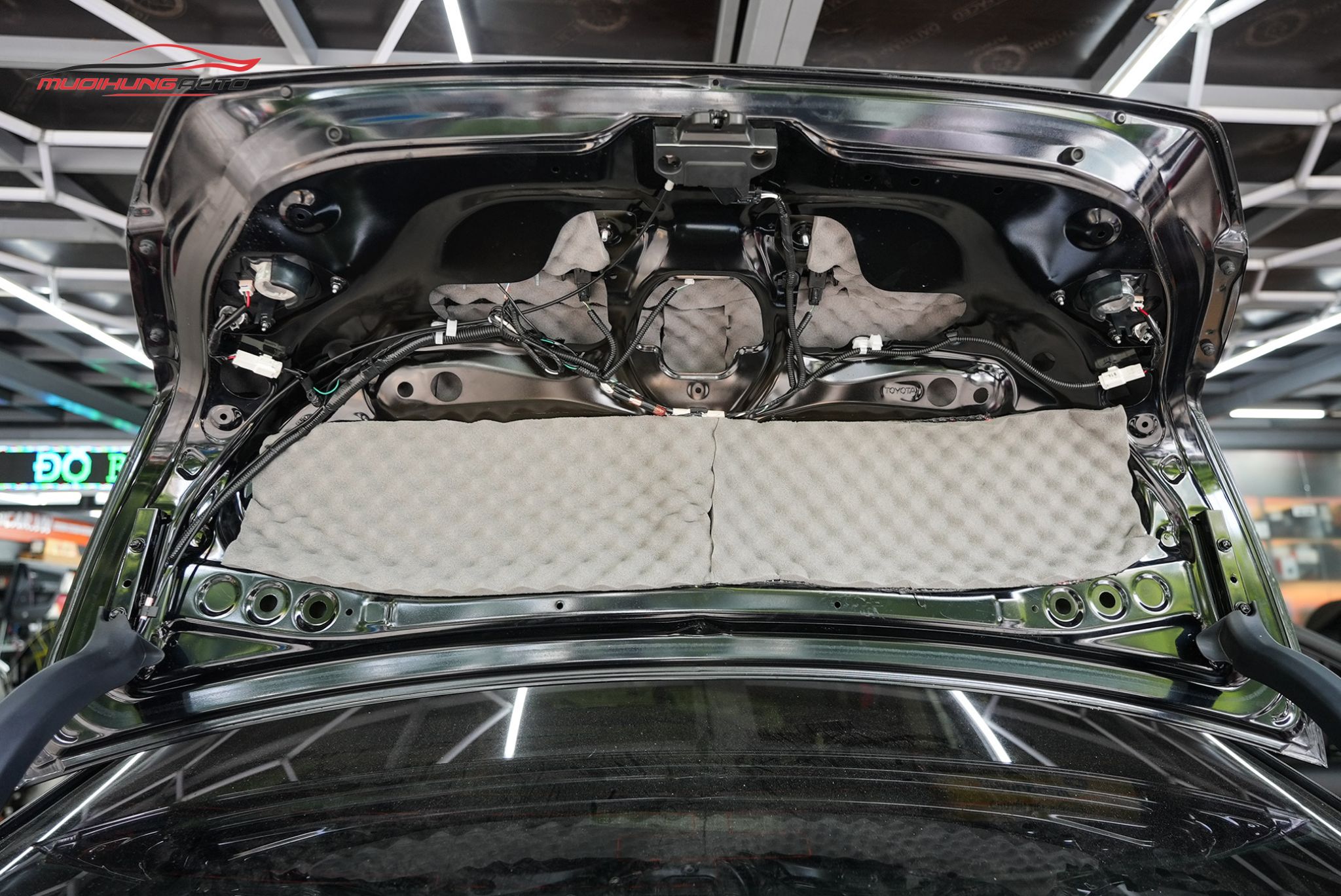 Cách âm cốp xe ô tô Toyota Camry 2015