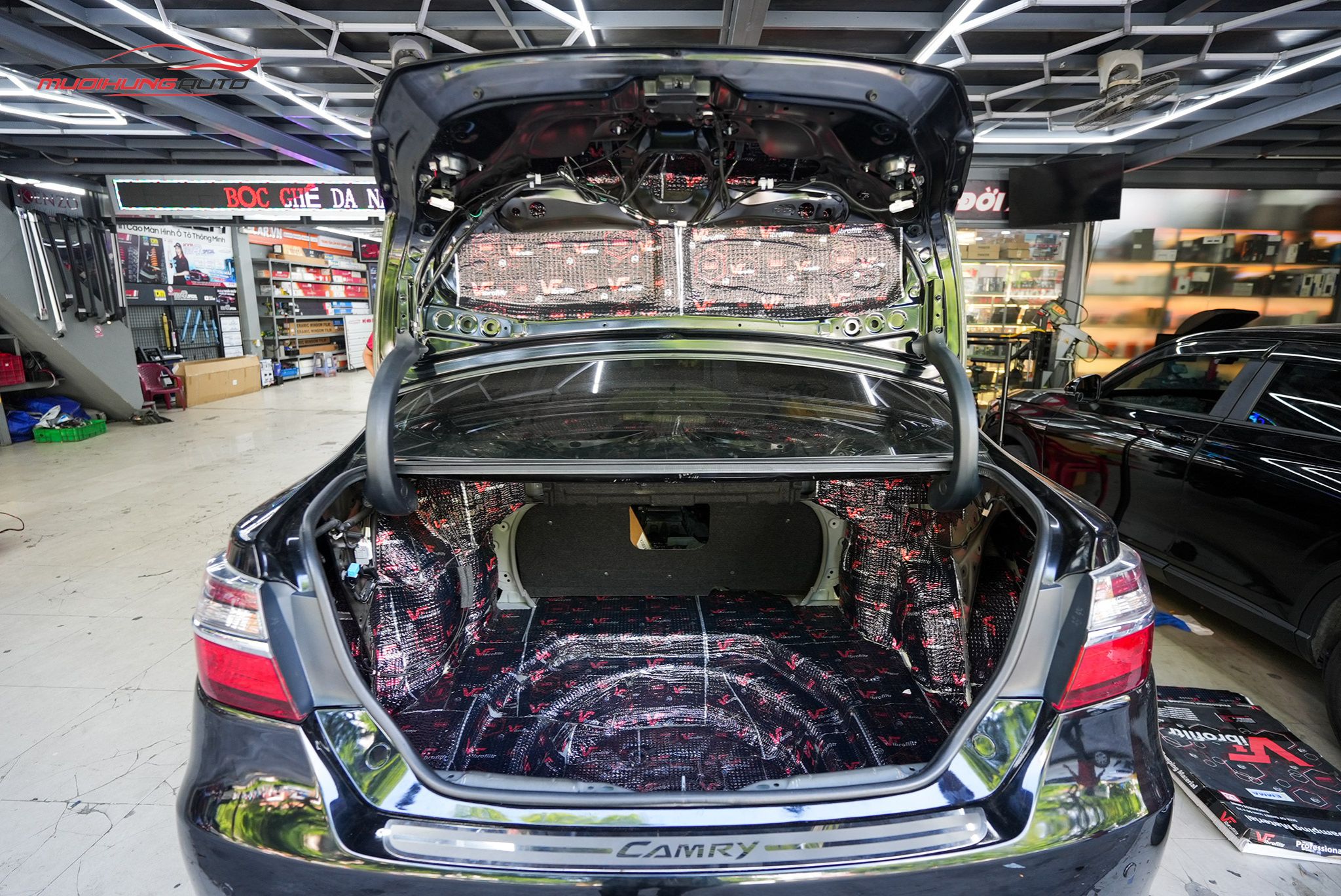 Cách âm cốp xe Toyota Camry 2015