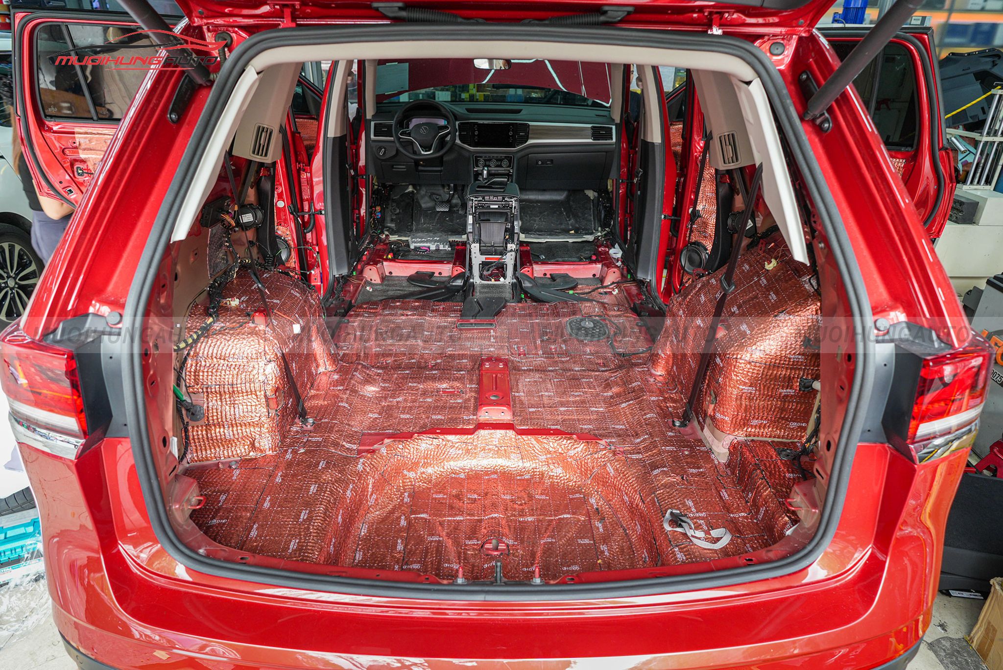 Cách âm cốp xe Toyota Yaris 2023