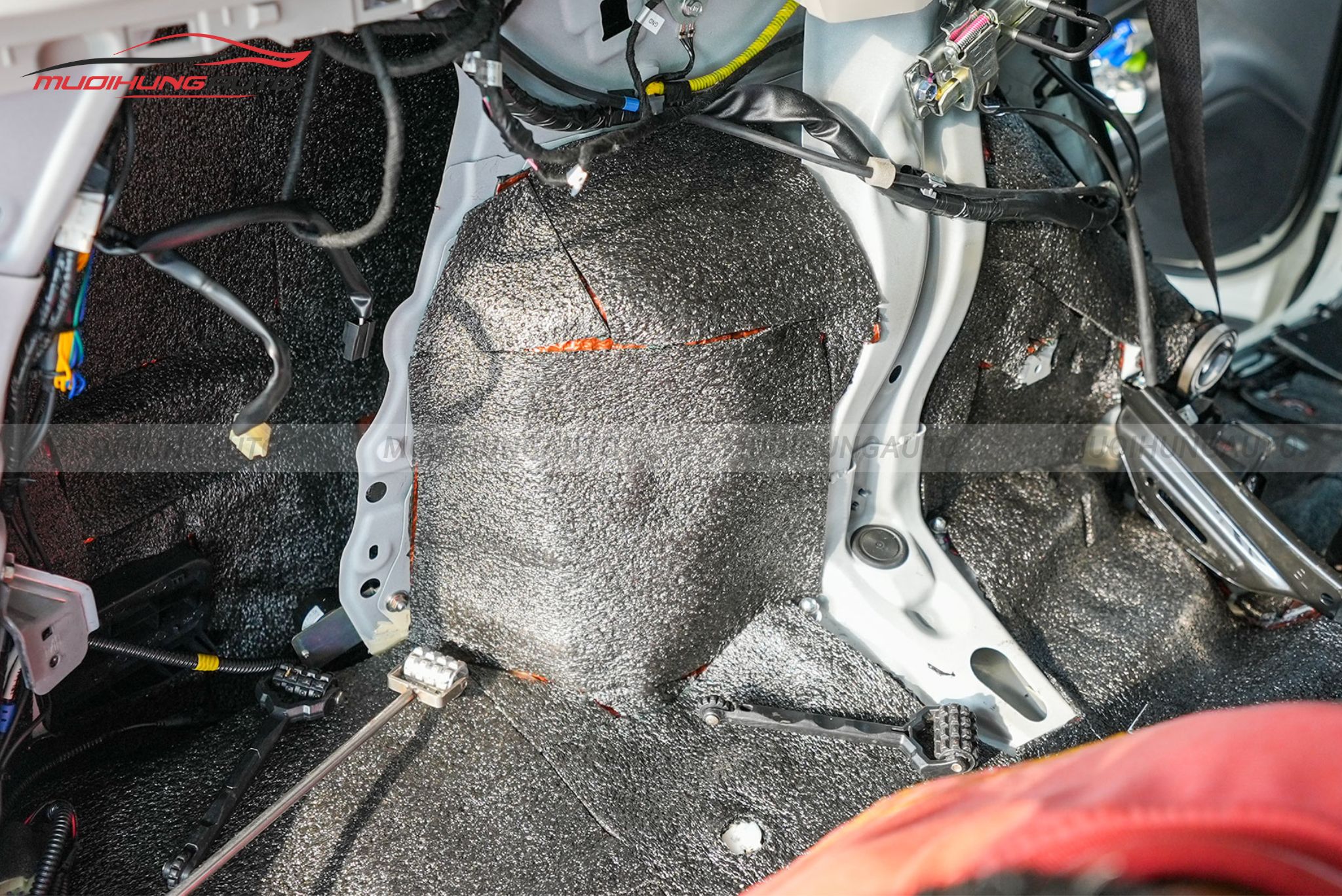 Cách âm cốp xe Vinfast Minio Green