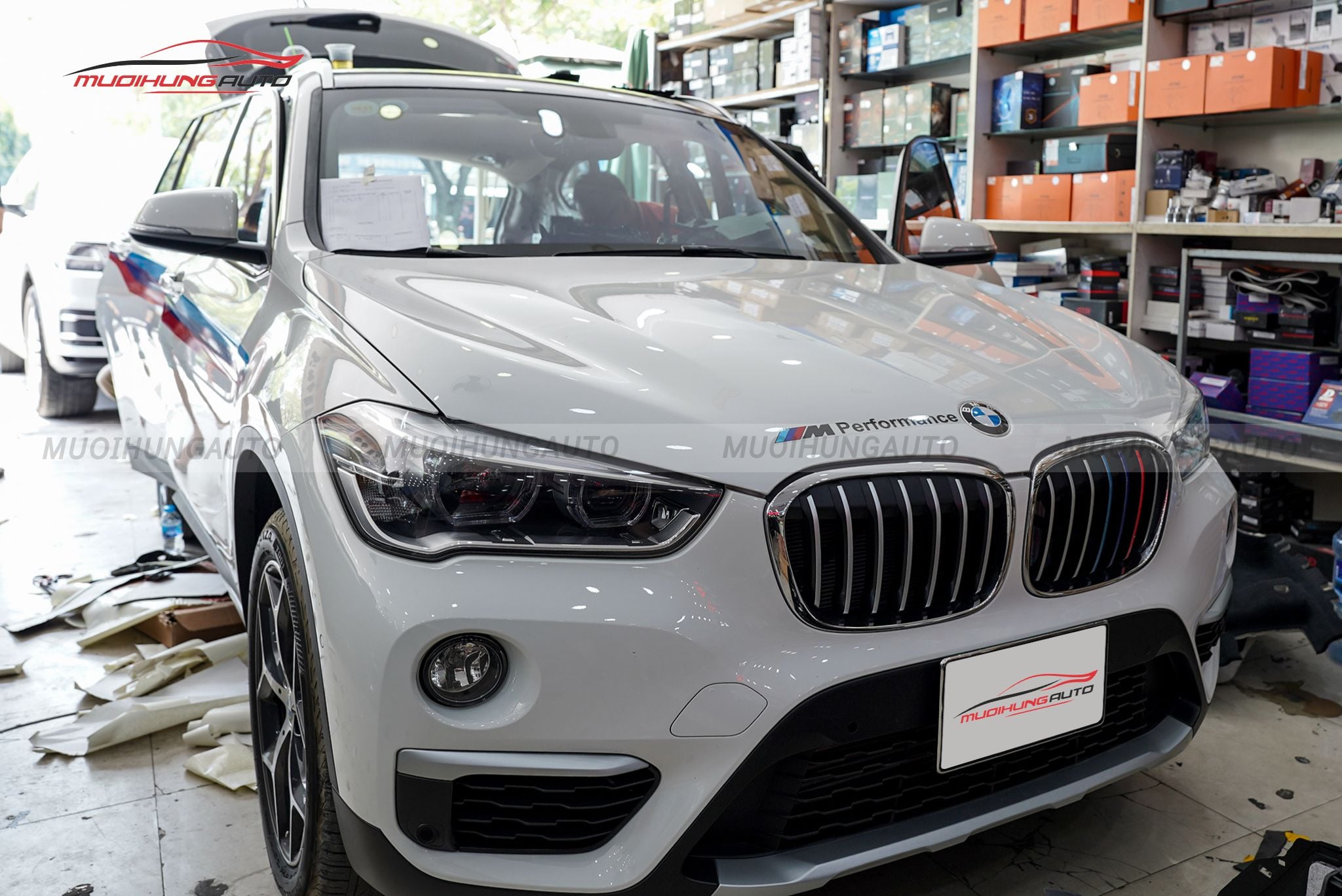 Cách âm cửa xe BMW X1
