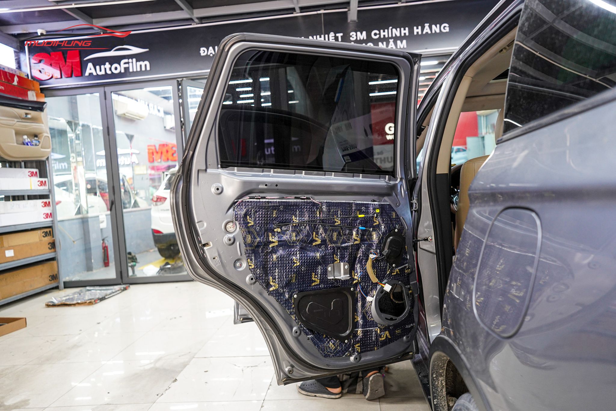 Cách âm cửa xe cho Mitsubishi Outlander 2020