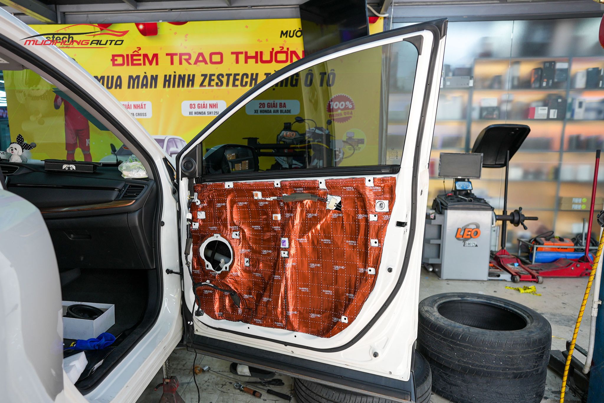 Cách âm cửa xe Honda CRV 2019