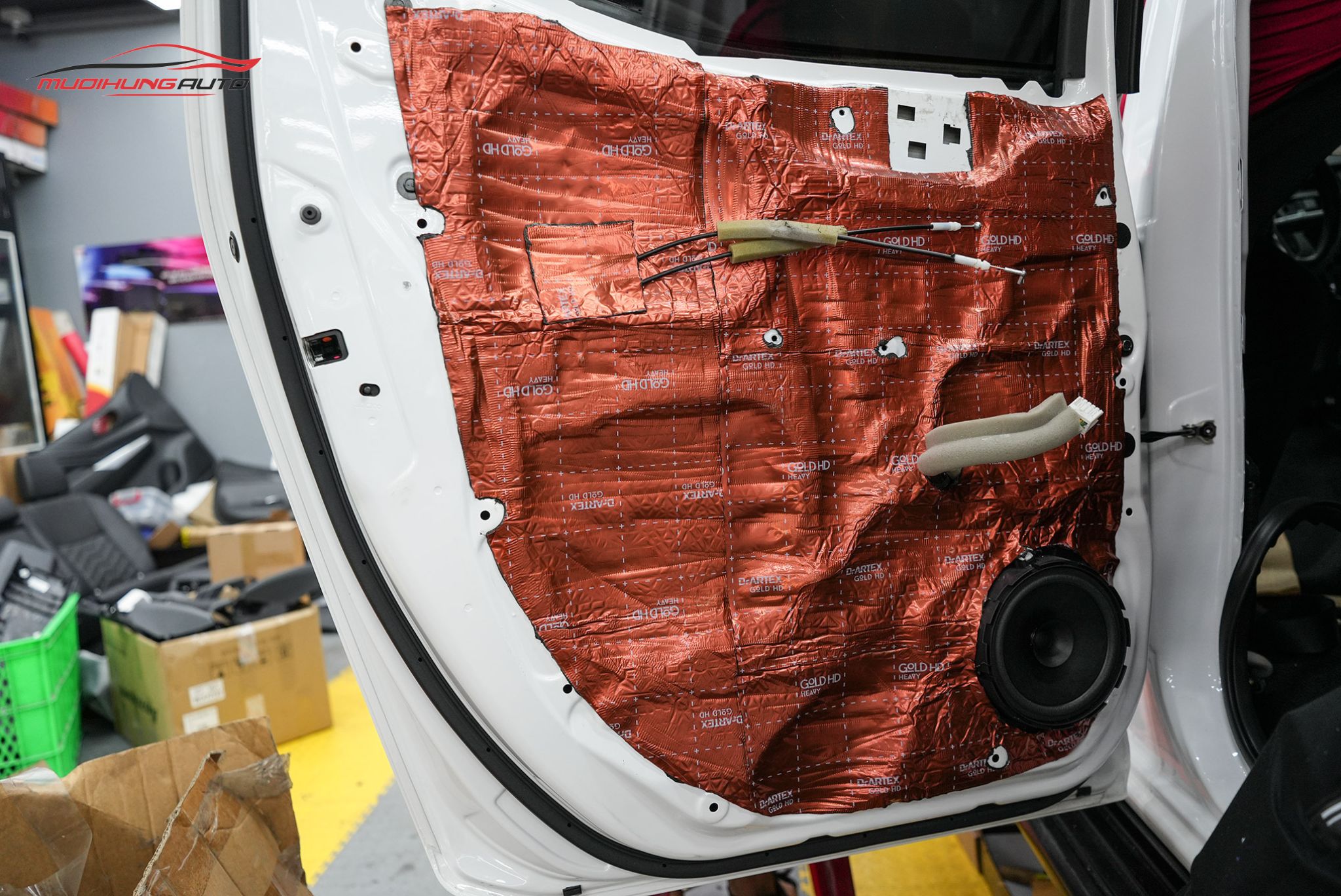 Cách âm cửa xe Nissan Navara 2022