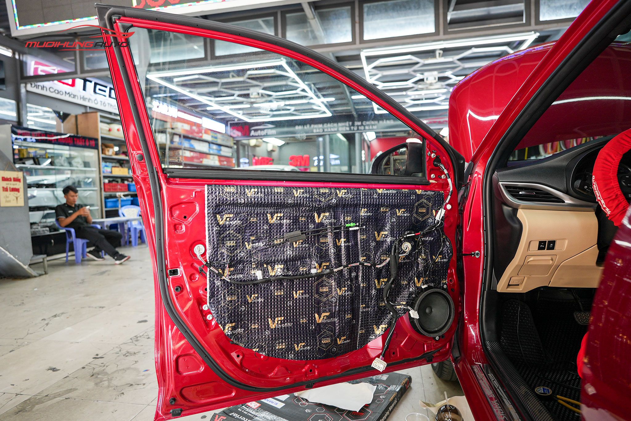 Cách âm cửa xe Toyota Yaris 2023