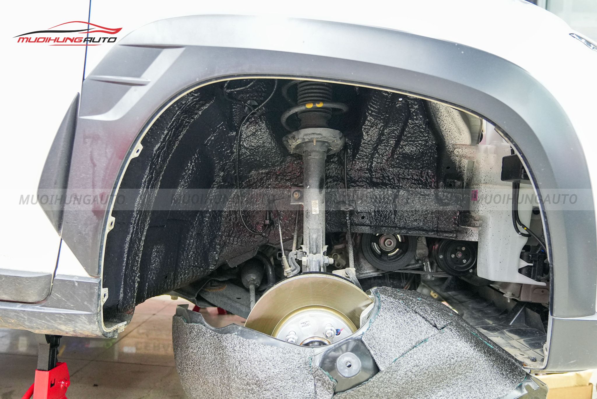 Cách âm hốc bánh cho Hyundai Stargazer