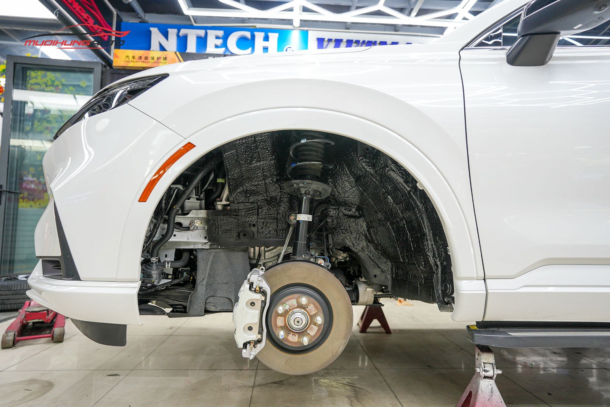 Cách âm hốc bánh cho xe Honda CRV 2024