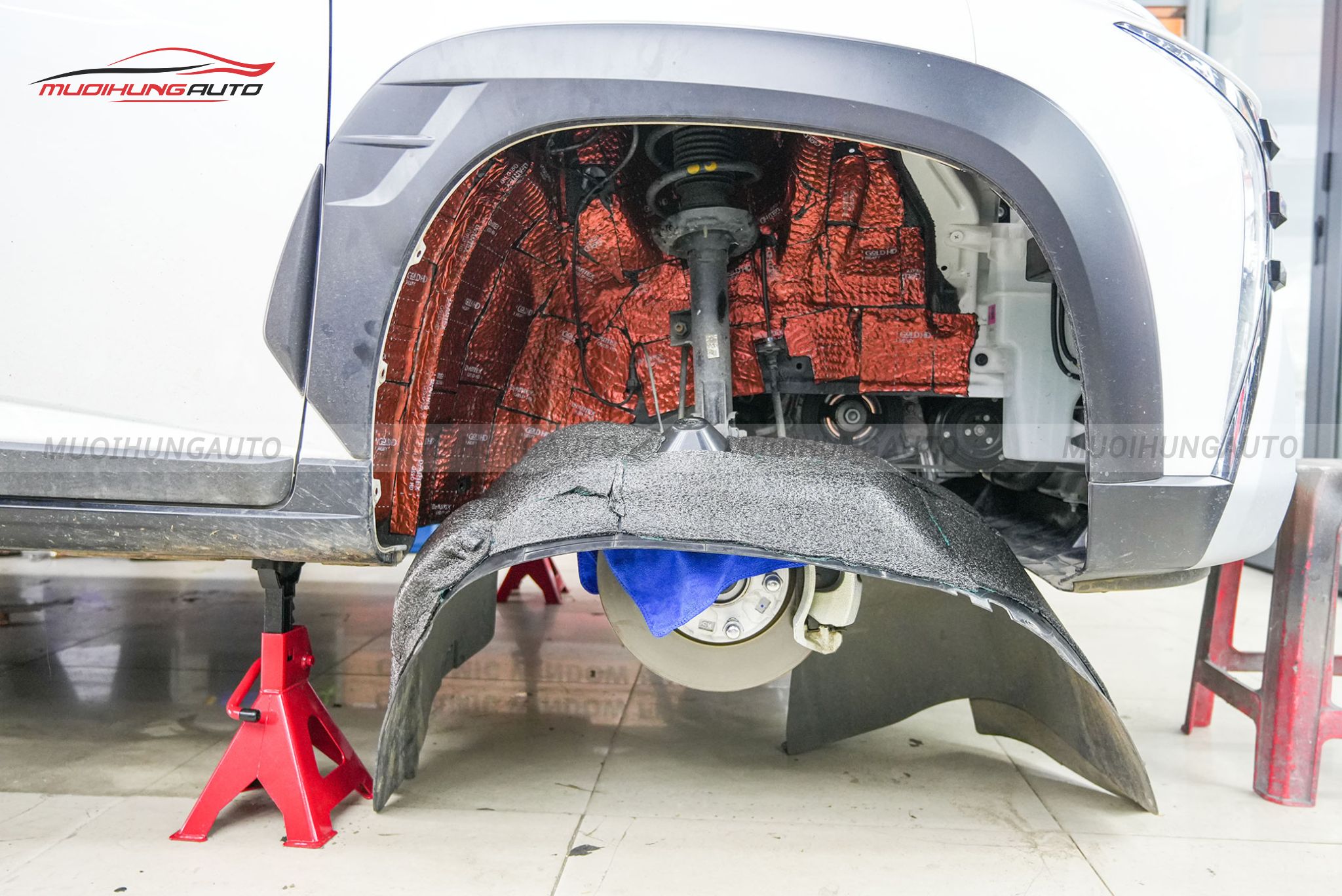 Cách âm hốc bánh cho xe Hyundai Stargazer