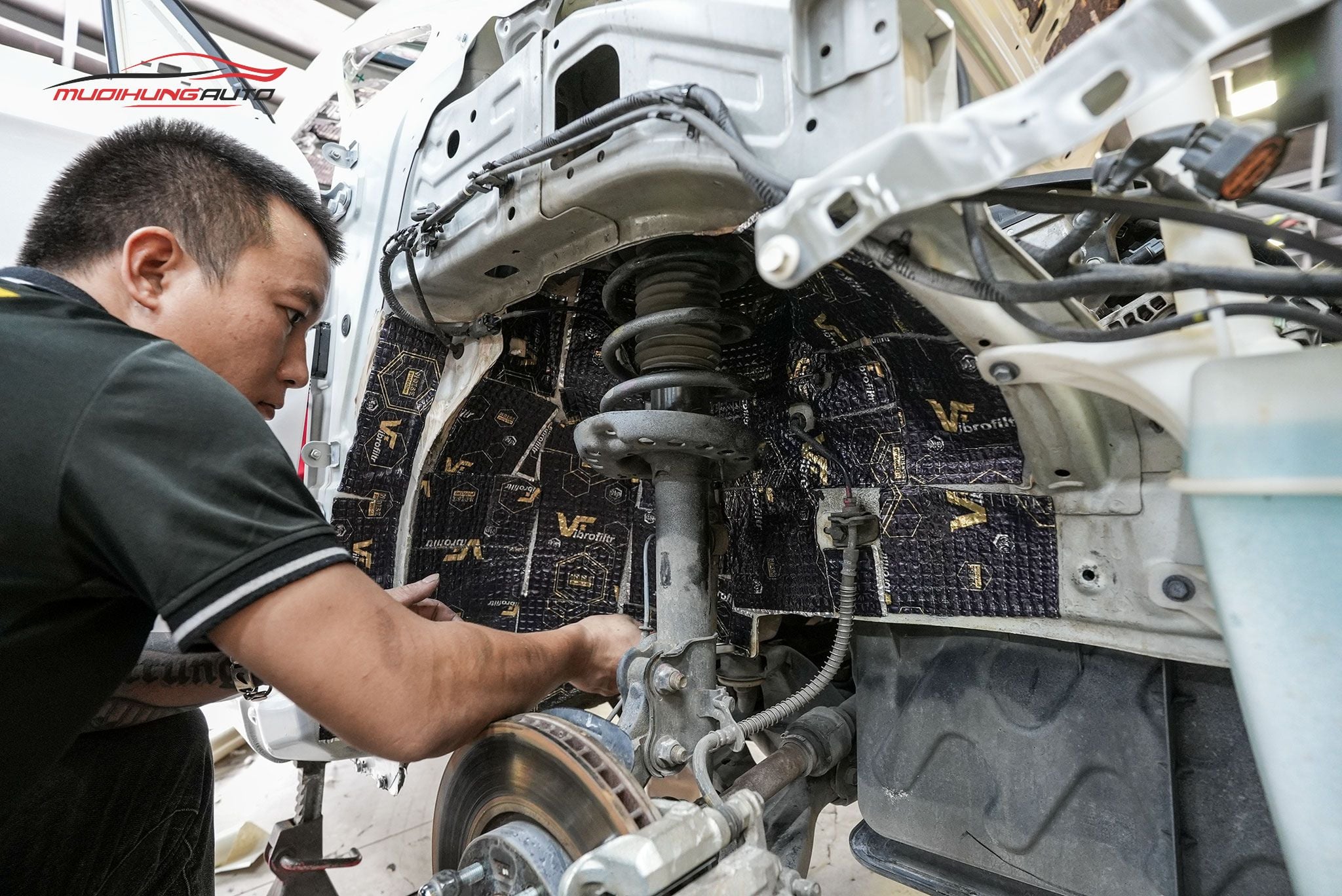 Cách âm hốc bánh cho xe Kia Rondo 2015