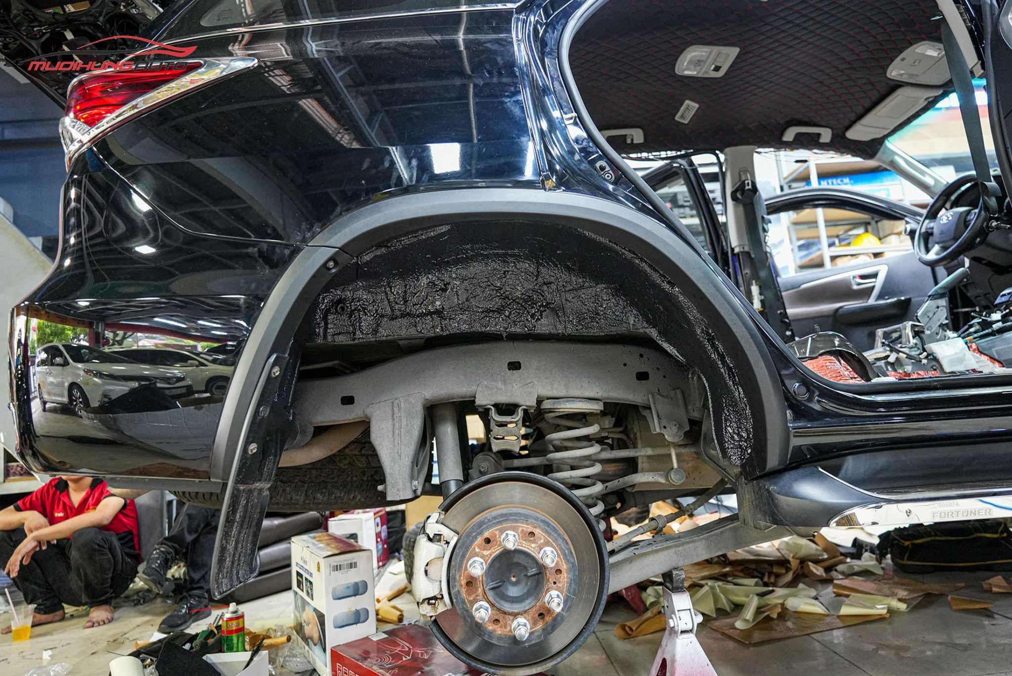Cách âm hốc bánh cho xe Toyota Fortuner 2019