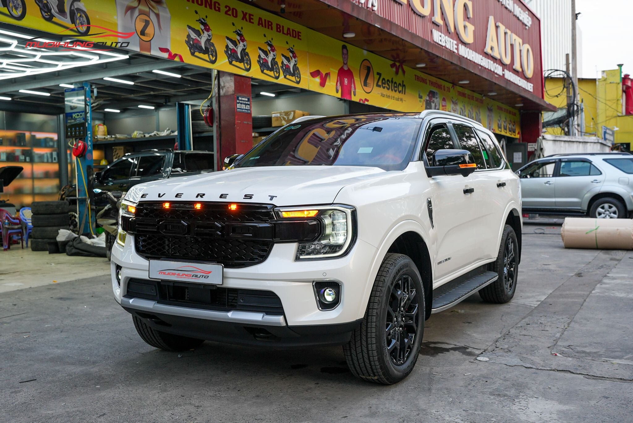 Cách âm hốc bánh Ford Everest 2023