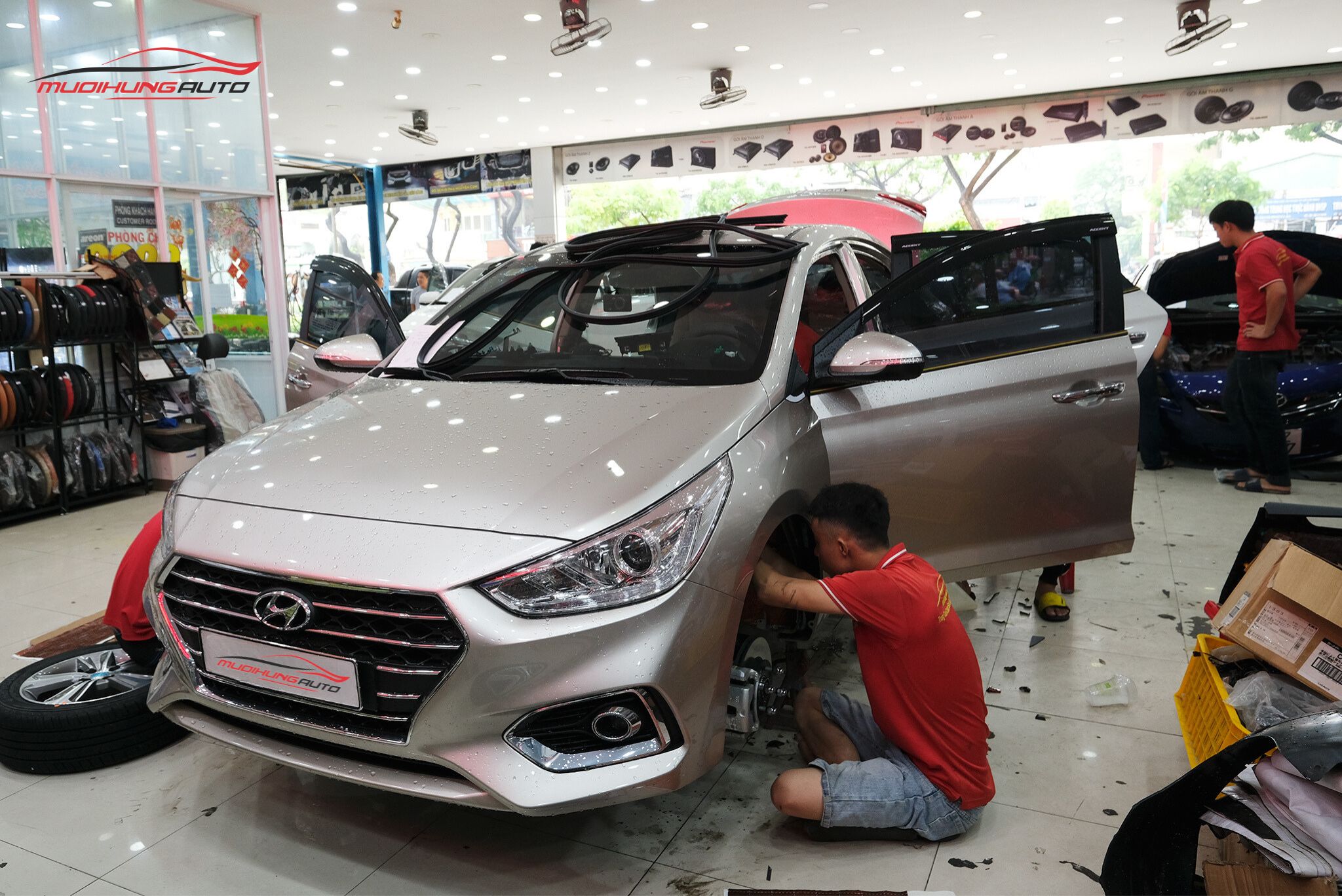 Cách âm hốc bánh Hyundai Accent