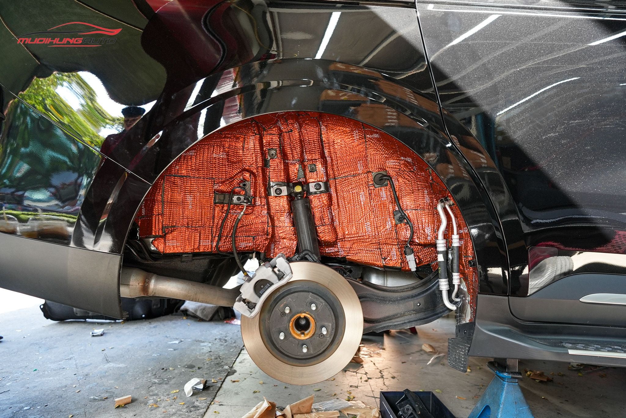 Cách âm hốc bánh Kia Carnival 2023