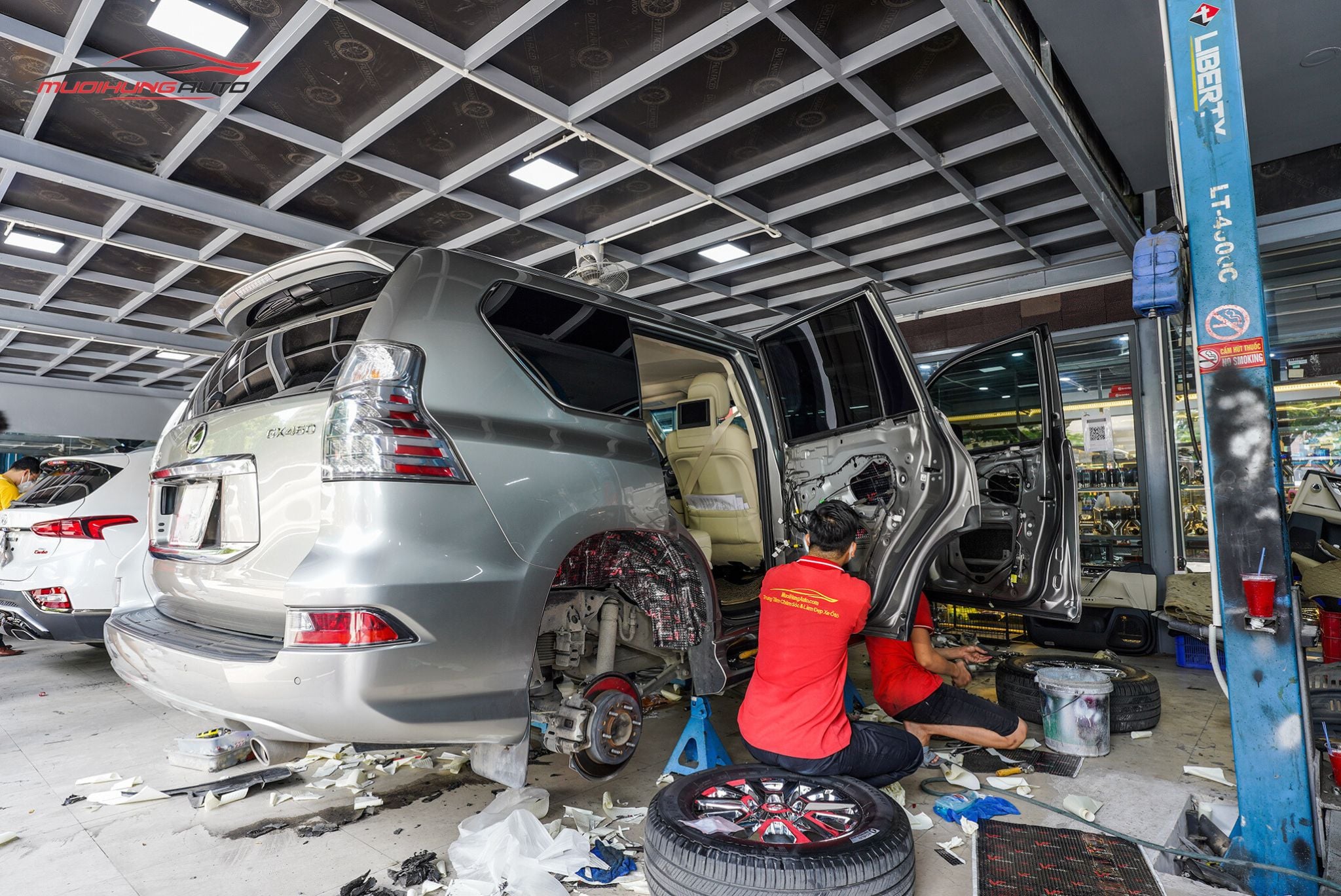 Cách âm hốc bánh Lexus GX460