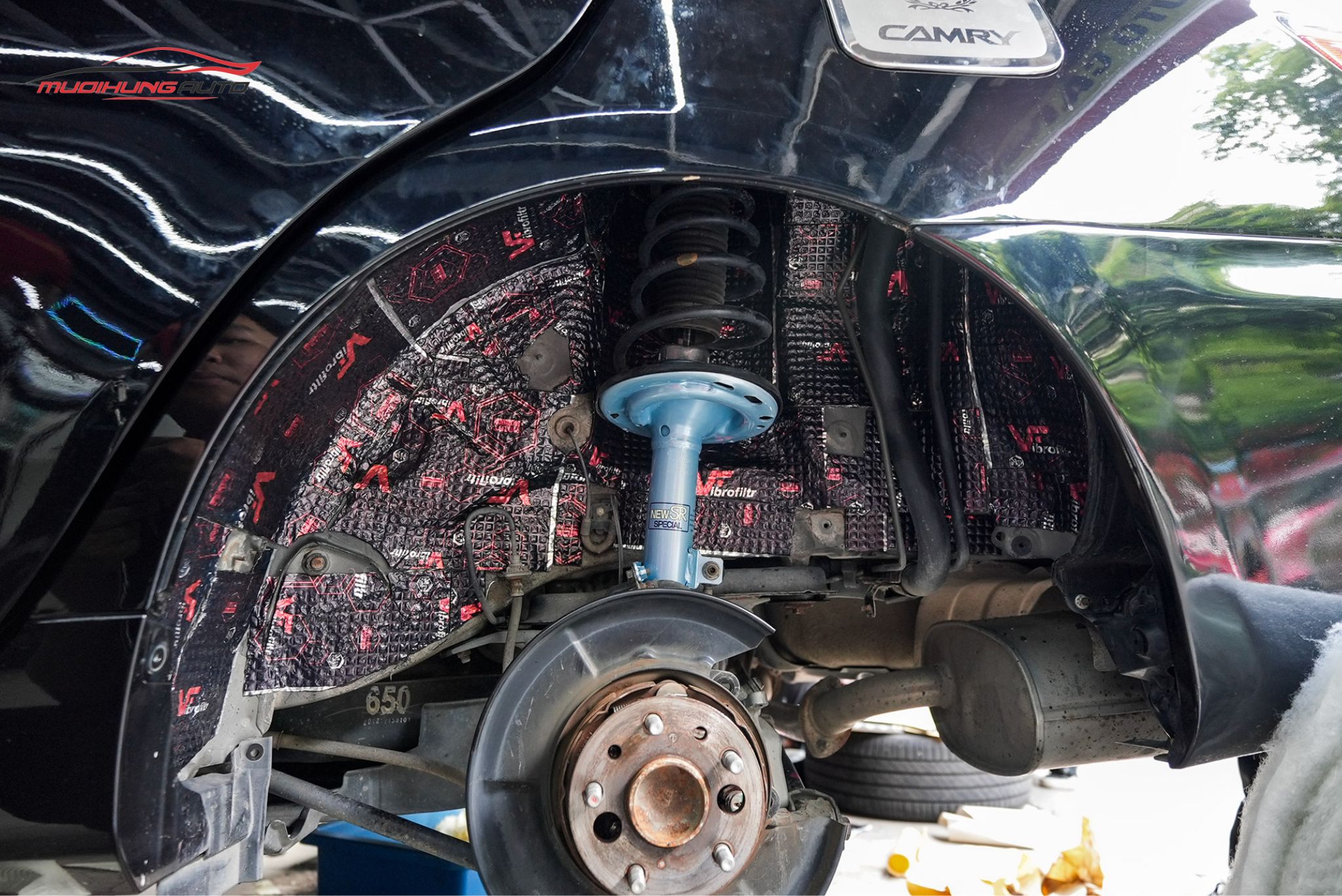 Cách âm hốc bánh Toyota Camry 2015