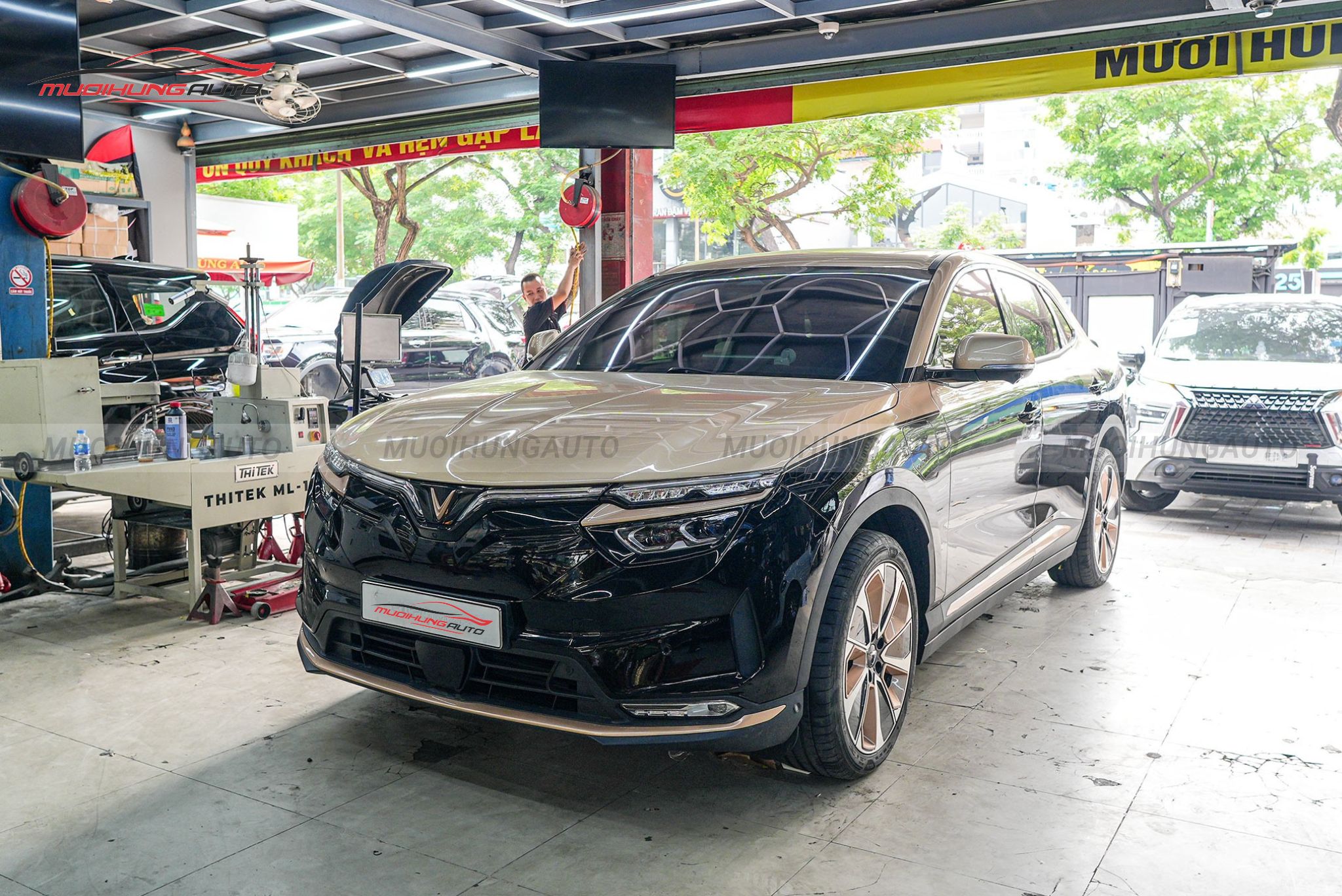 Cách âm hốc bánh Vinfast VF8 2024