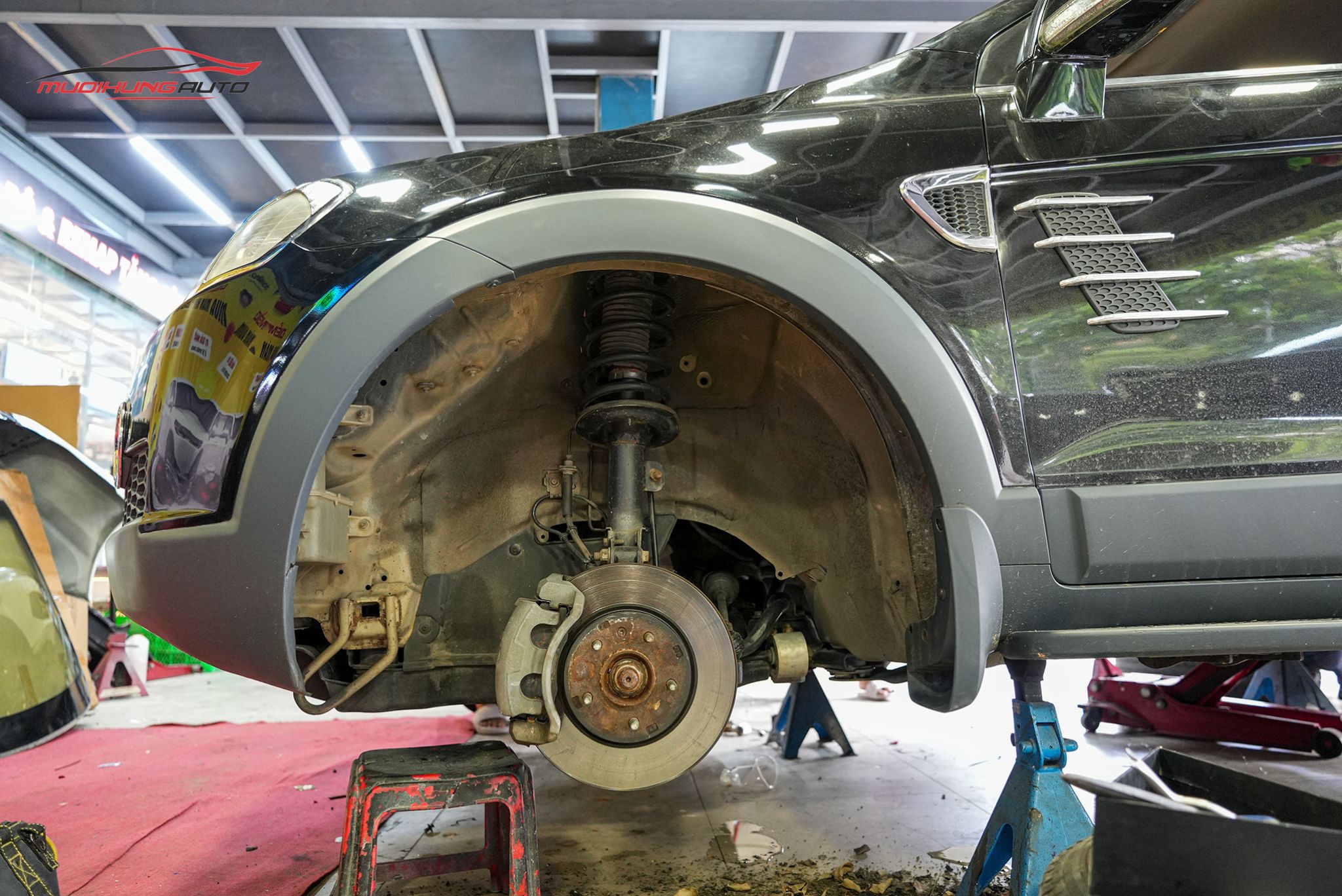 Cách âm hốc bánh xe Chevrolet Captiva 2009