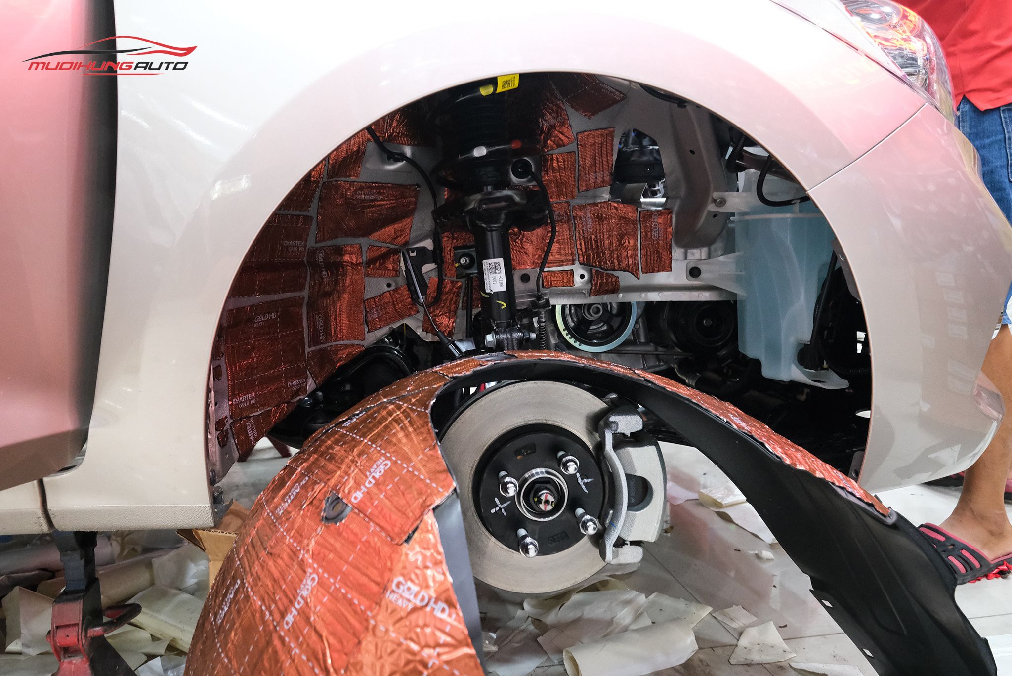 Cách âm hốc bánh xe Hyundai Accent