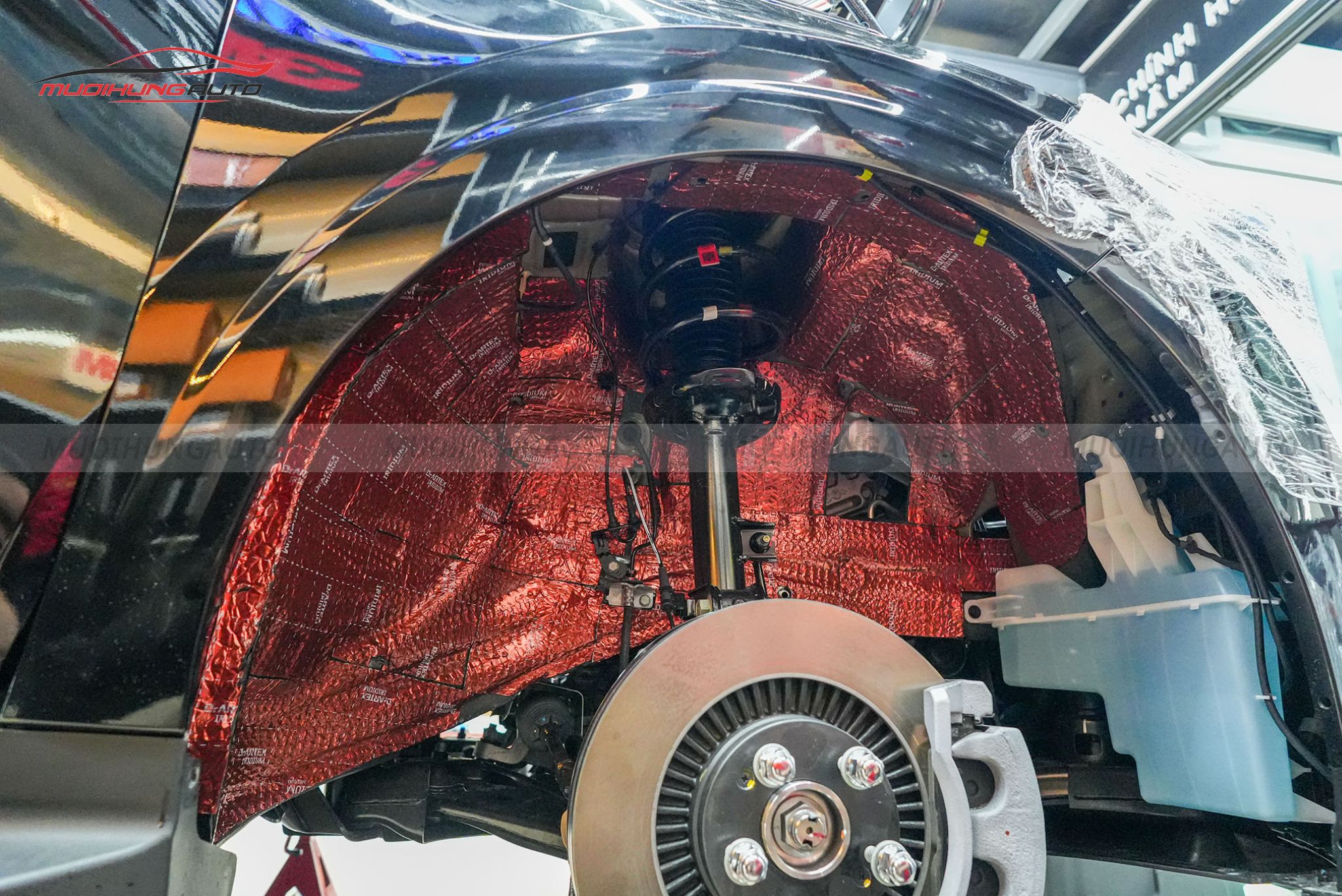 Cách âm hốc bánh xe Kia Carnival 2025