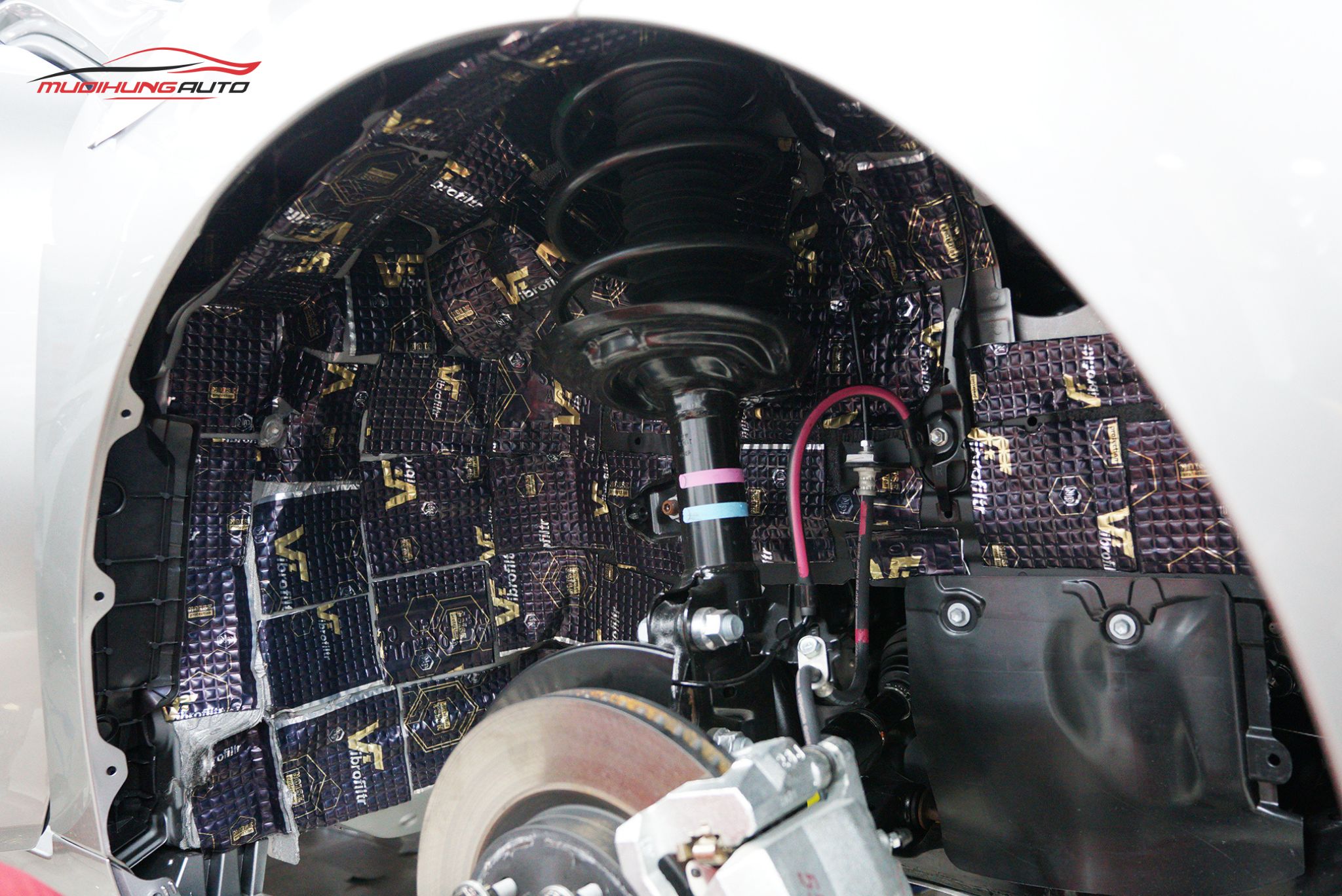 Cách âm hốc bánh xe Lexus LS460L 2022