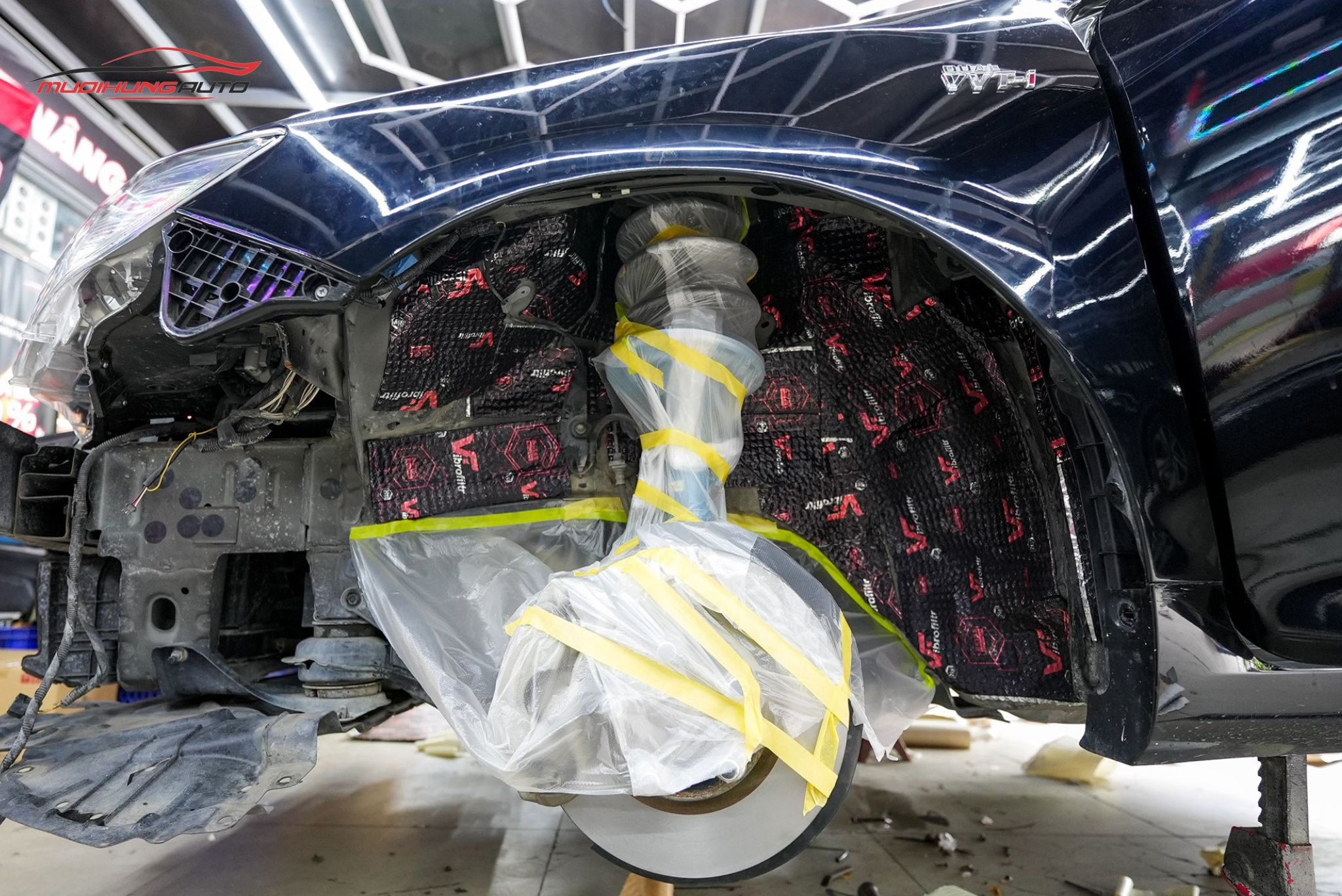 Cách âm hốc bánh xe Toyota Camry 2015