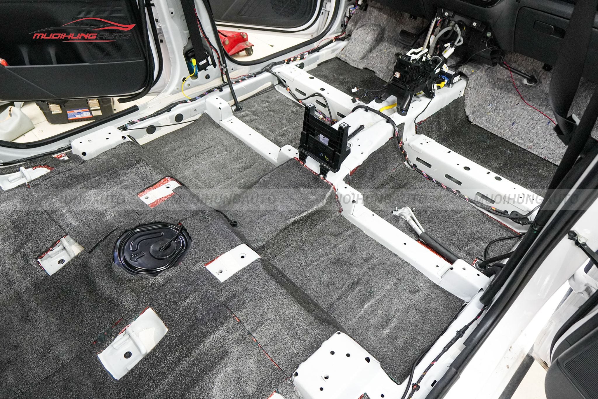 Cách âm sàn xe cho ô tô Hyundai Stargazer